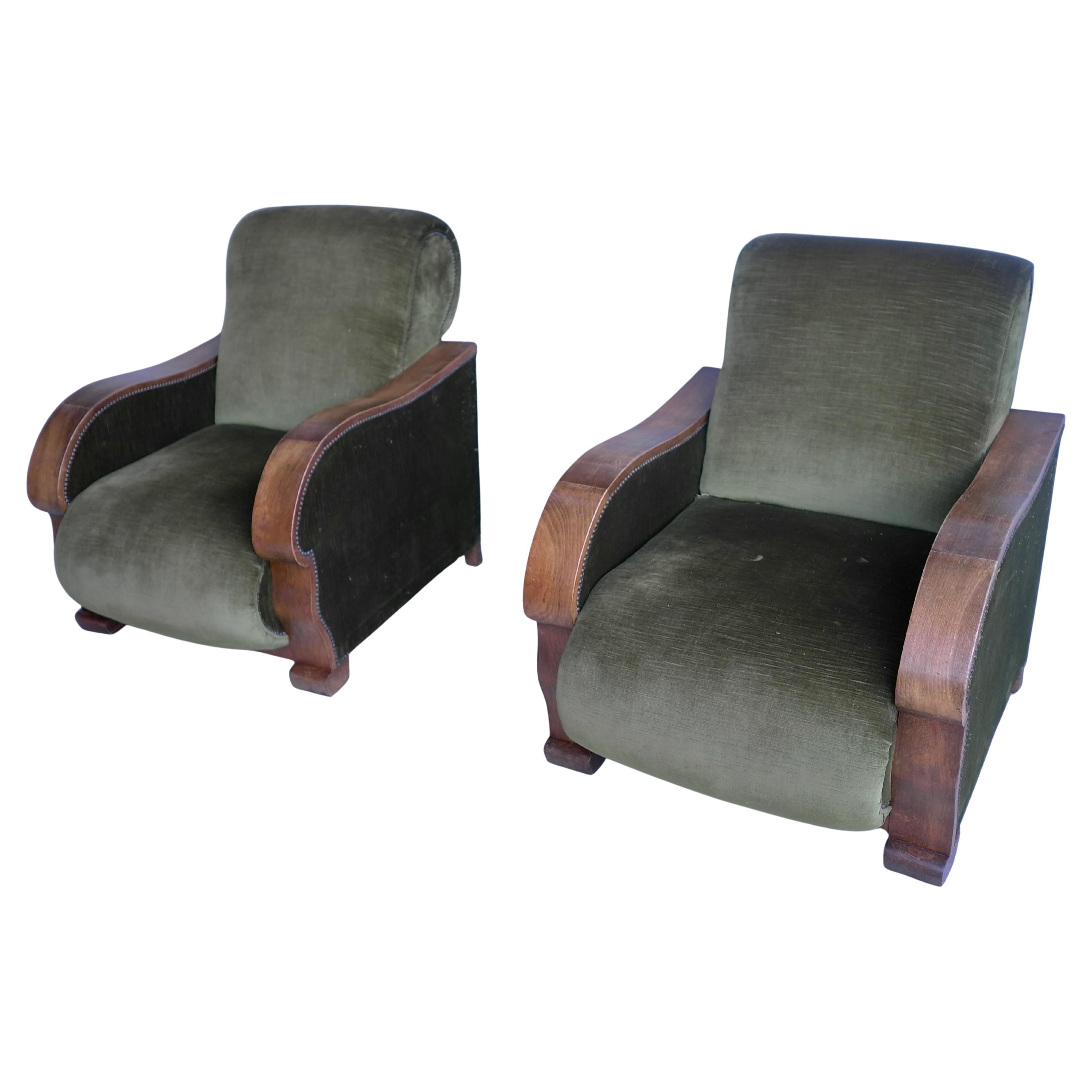 Mid-20th Century Pair of Wooden Curved Arms Art-Deco Armchairs in Green Mohair, France, 1940s For Sale