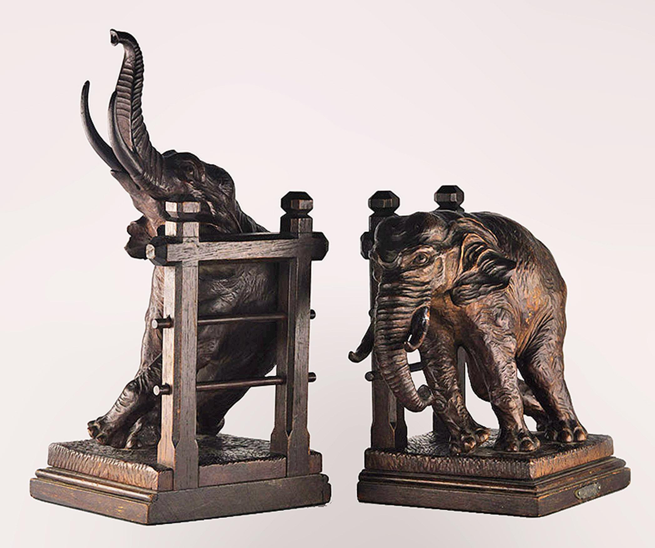 French Pair of Early 20th Century Hand-Crafted Wooden Elephant Bookends by Ary Bitter For Sale