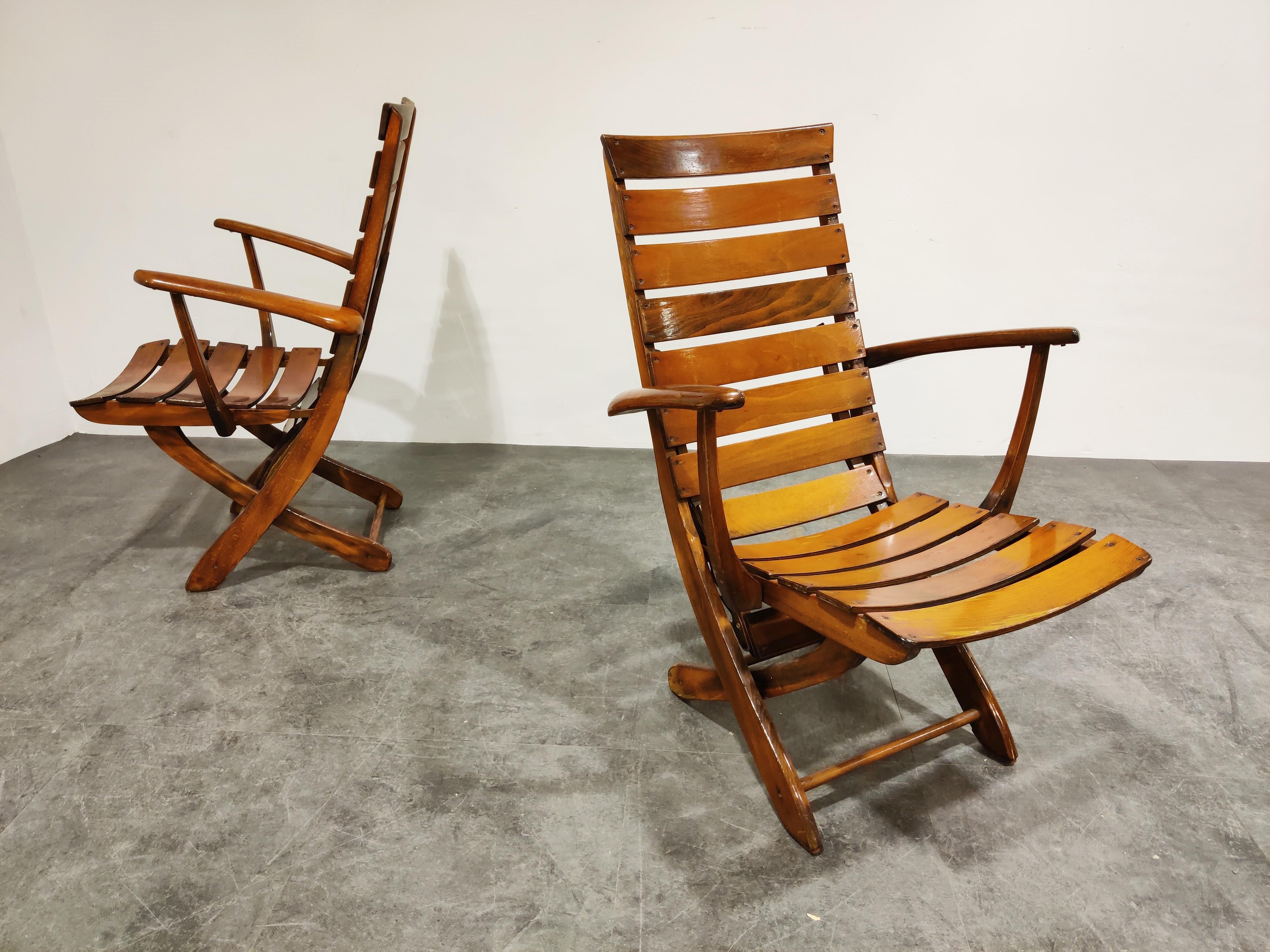 Pair of Wooden Folding Garden Chairs with Table, 1950s In Good Condition In Leuven, Vlaams Gewest