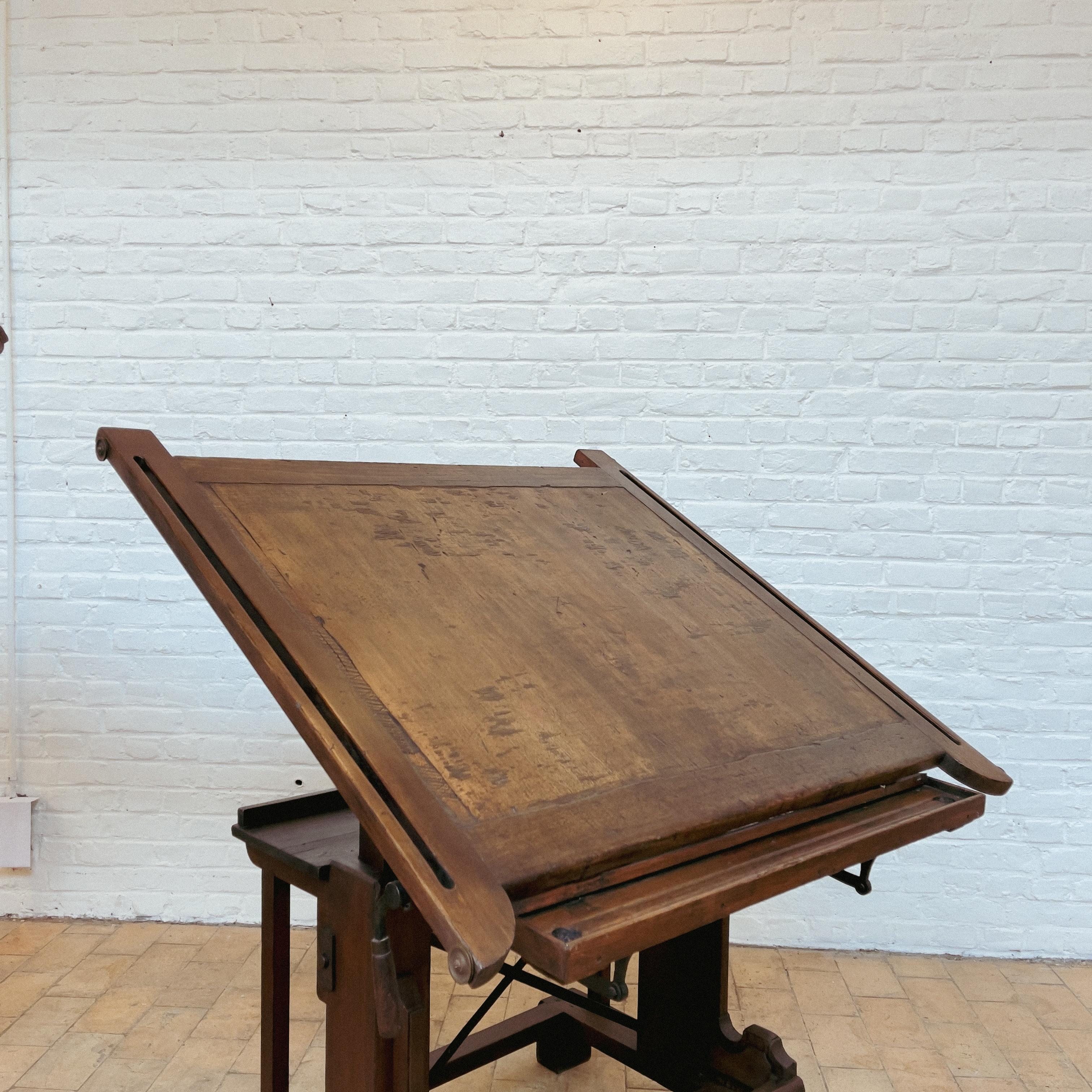 Pair of Wooden French Drafting Table, circa 1900 In Good Condition In TOURCOING, FR
