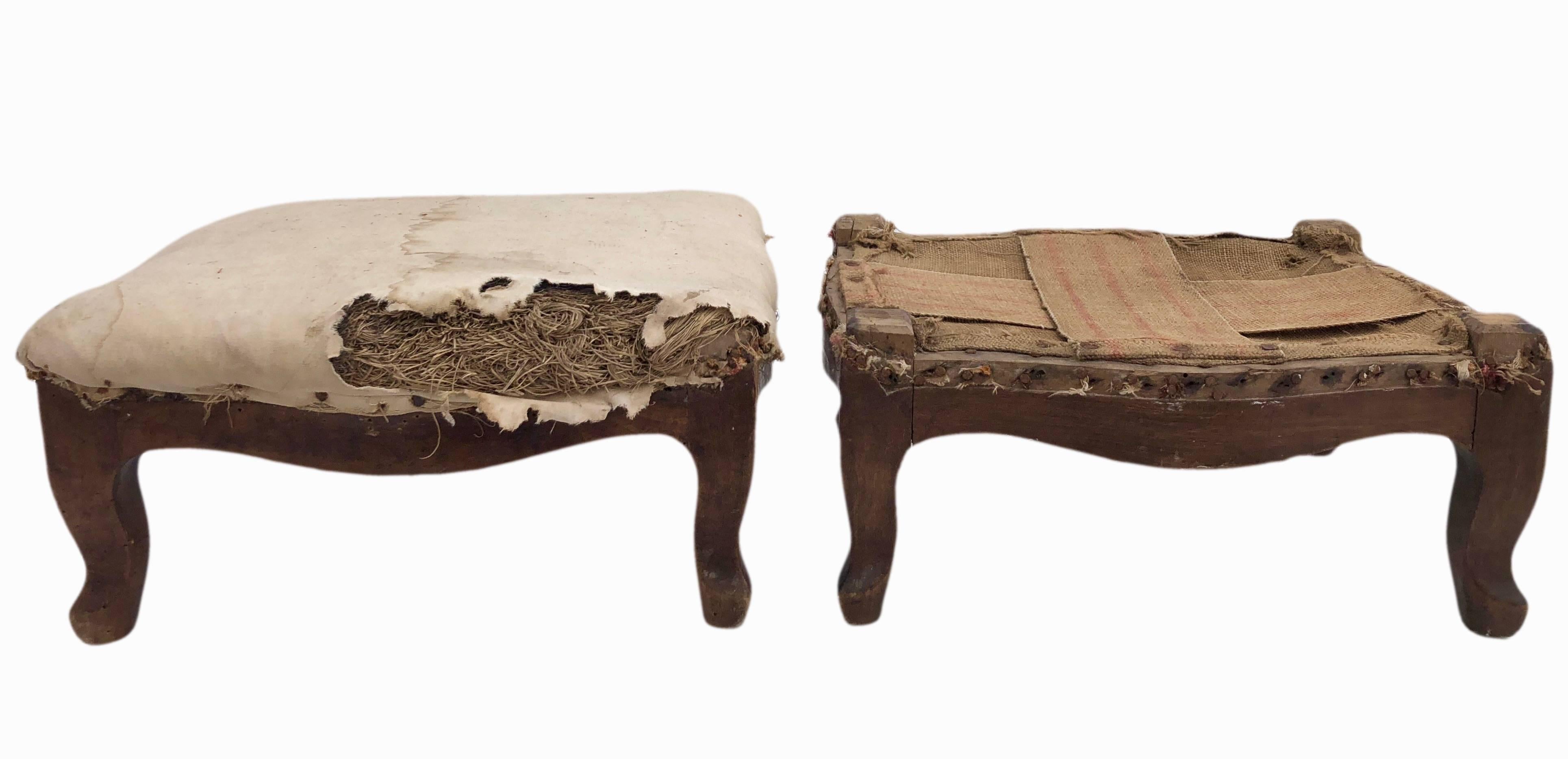 Pair of Wooden French Régence Footstools Stuffed with Straw, Early 1800s In Fair Condition For Sale In Petaluma, CA