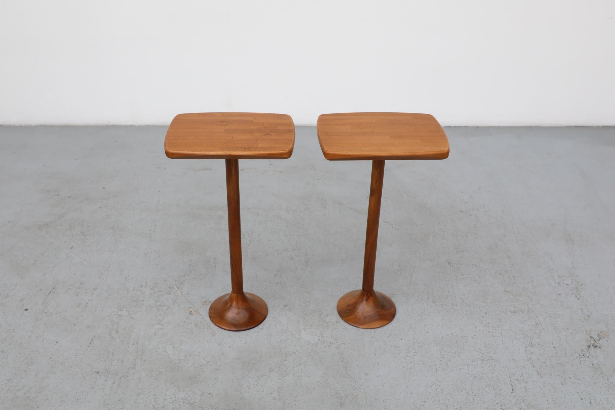 Carved Pair of Wooden Italian Pedestal Side Tables with Tulip Bases For Sale