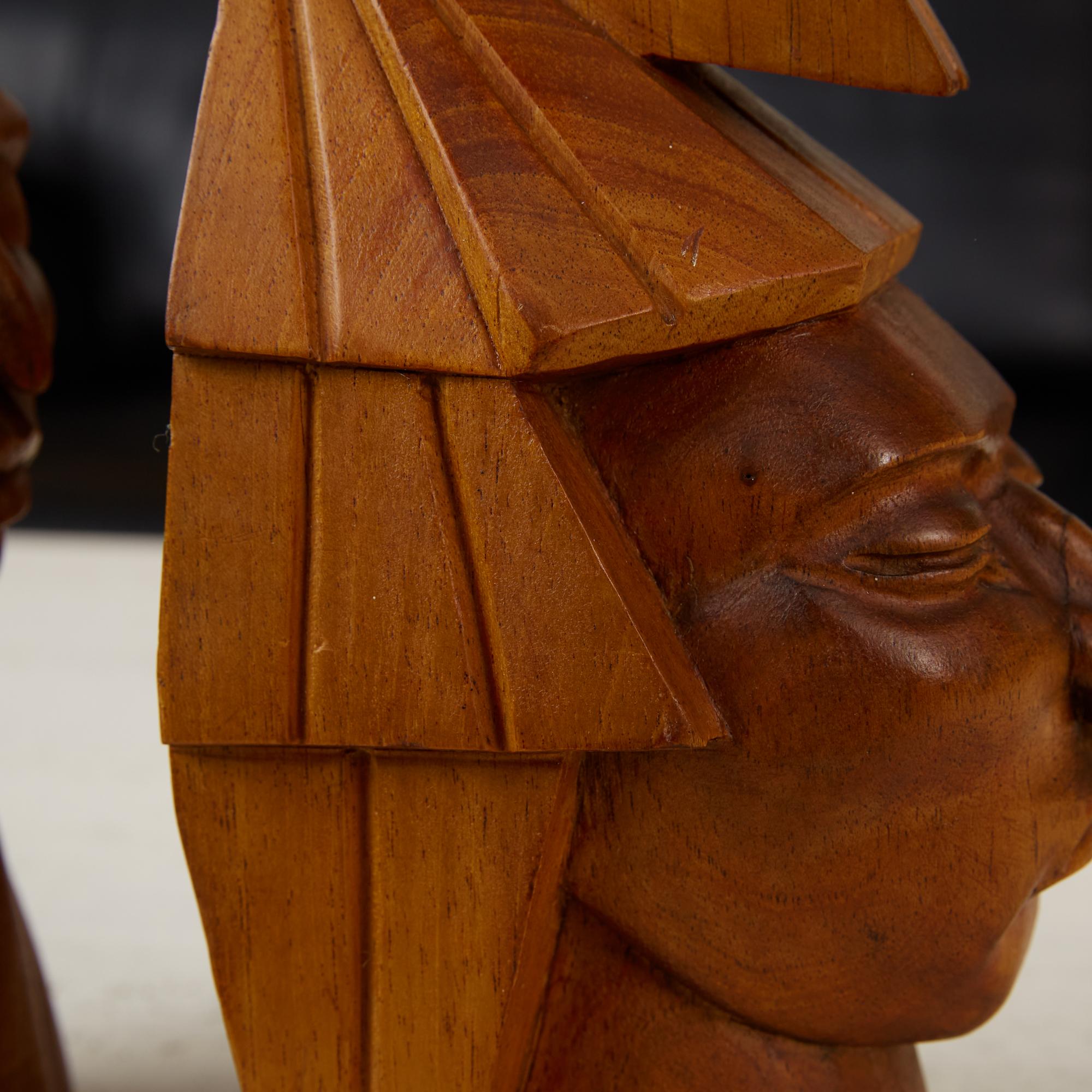 Pair of Wooden Native American Busts For Sale 3