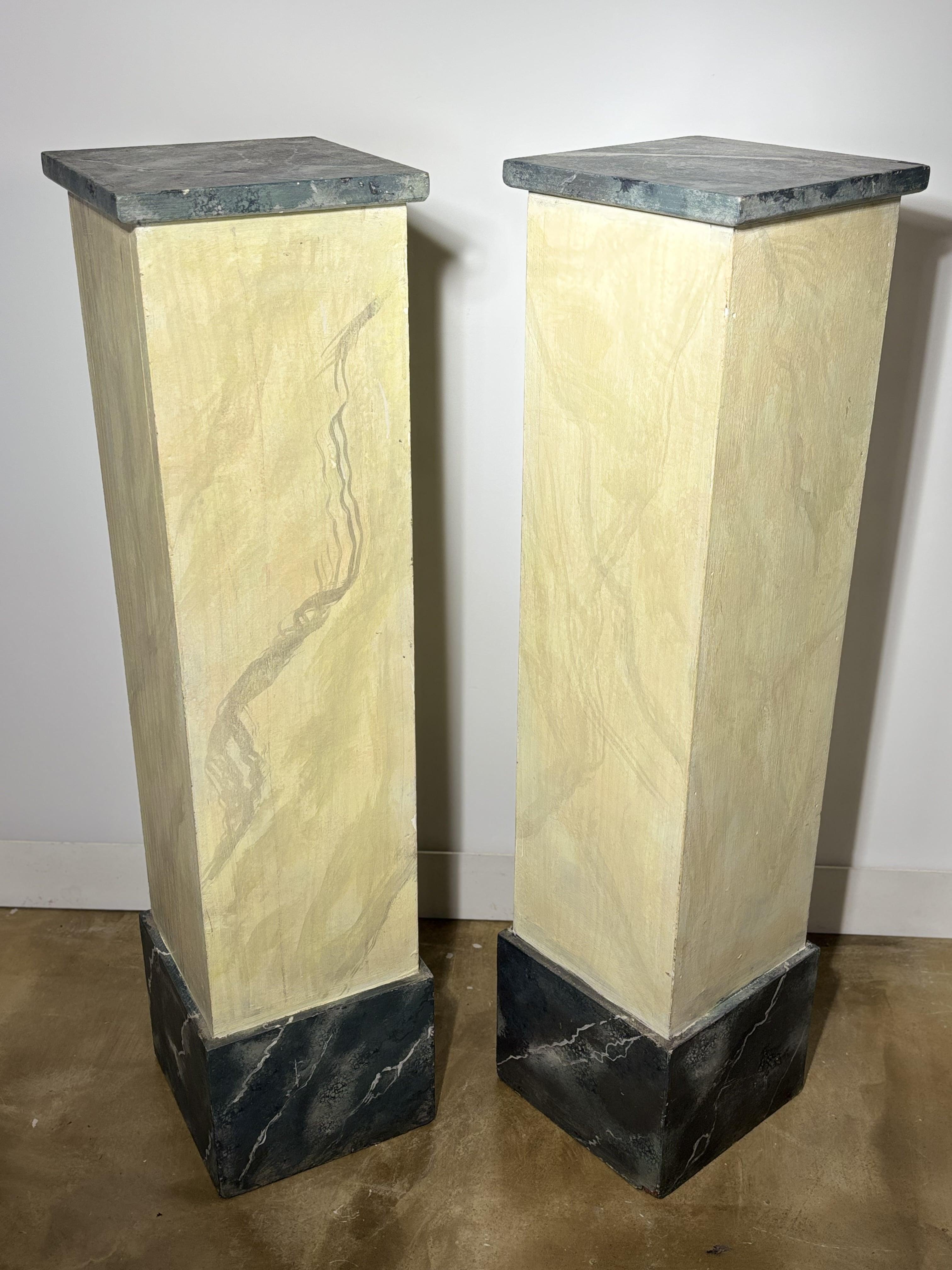 Pair Of Wooden Pedestal Columns Painted In Trompe-l'oeil Marble - 20th Century For Sale 3