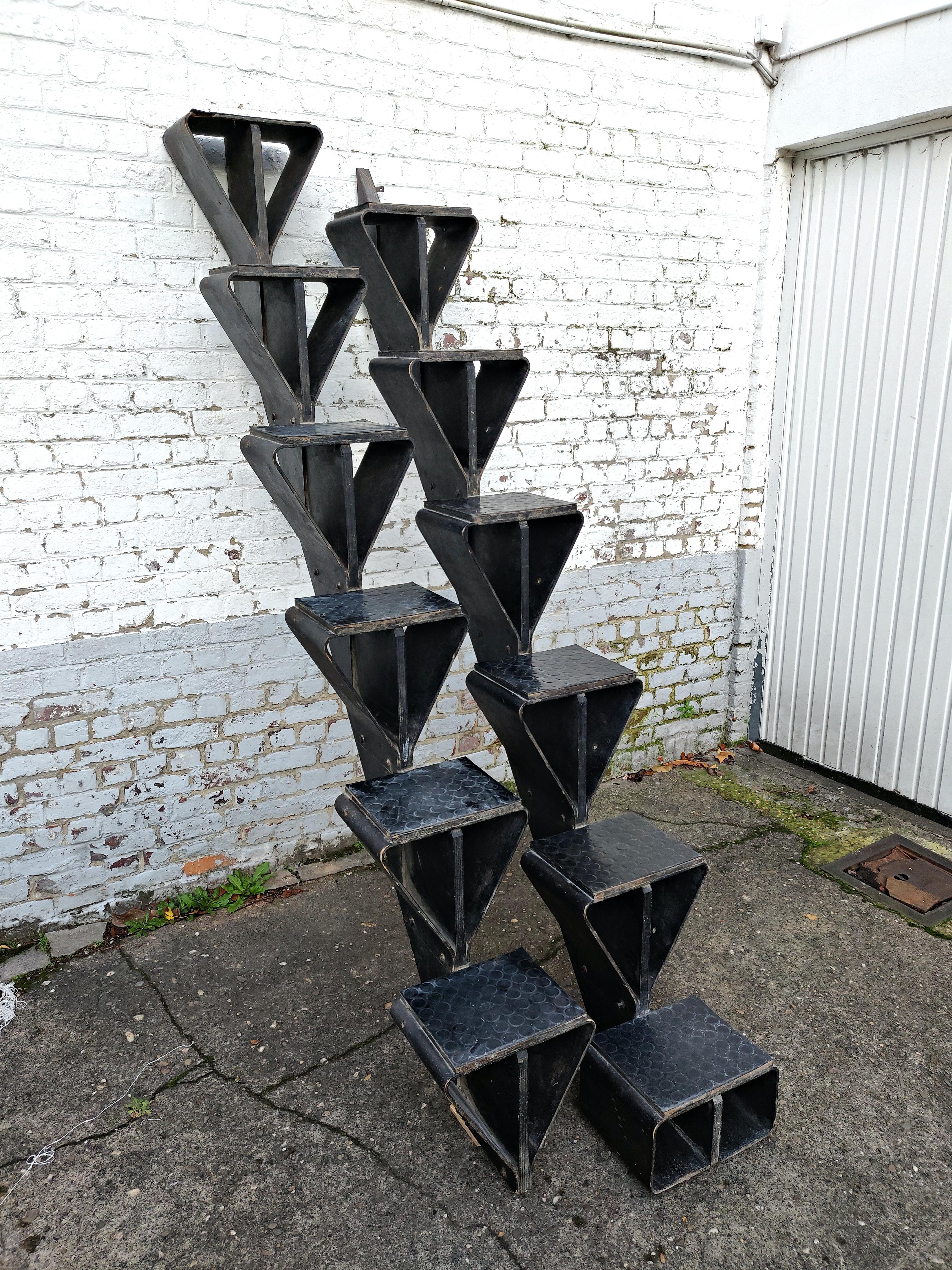 Par de escaleras de madera diseñadas por Jules Wabbes, Bélgica Belga en venta