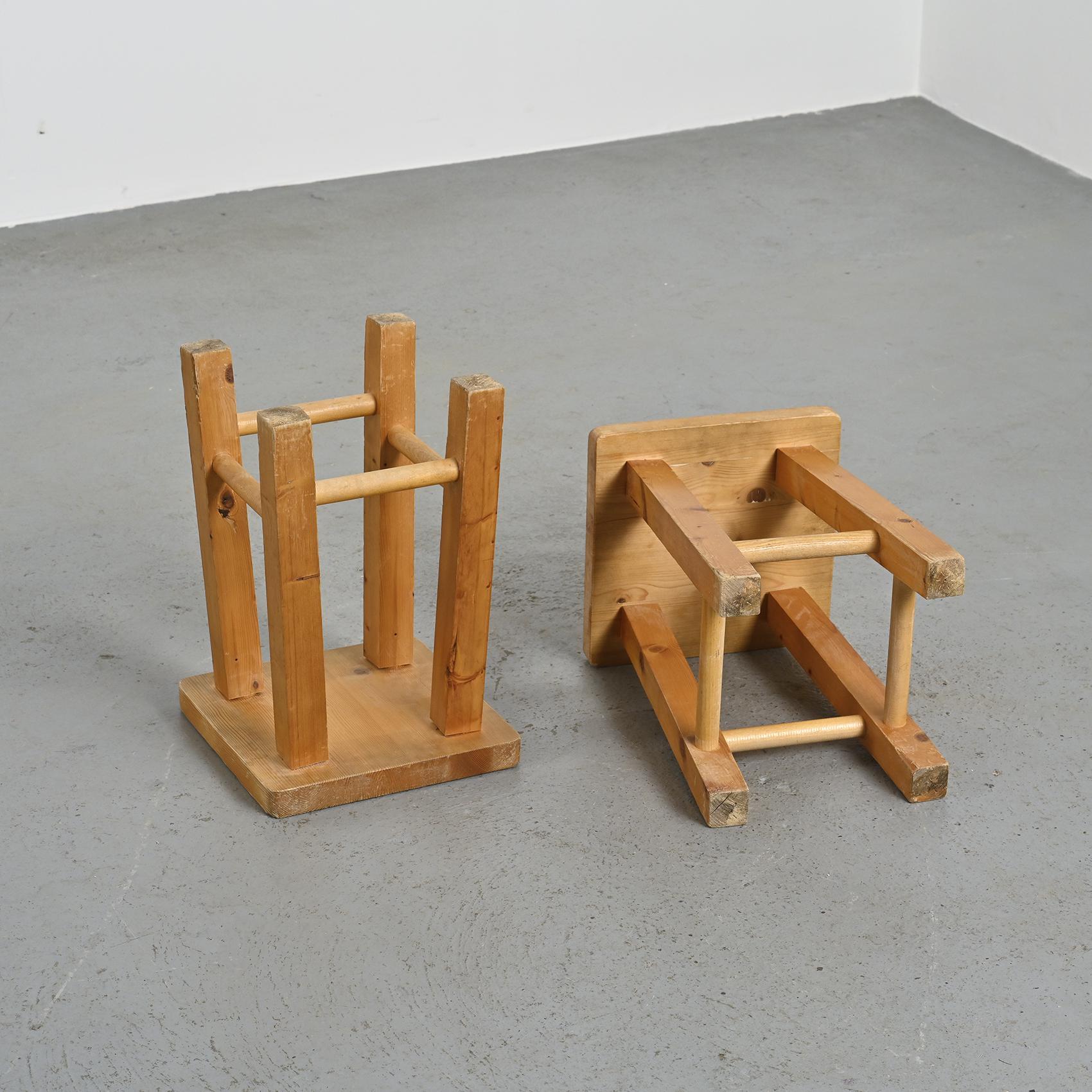 Pair of Wooden Stools from La Pierra Menta, Les Arcs 1979 For Sale 3