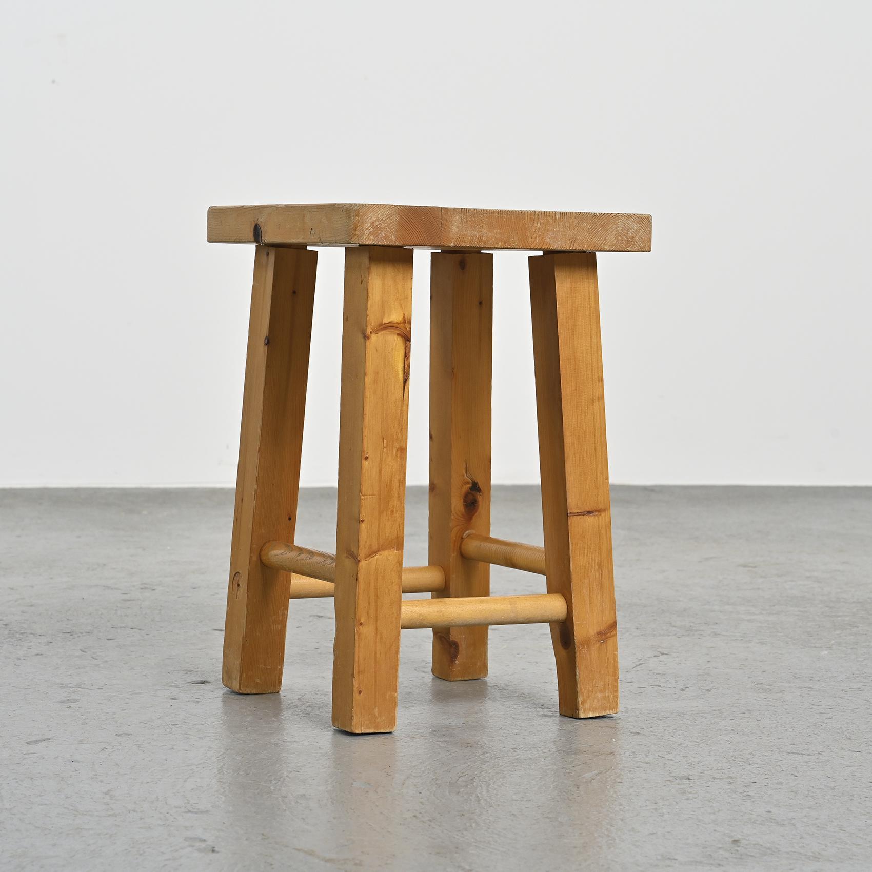 Pair of Wooden Stools from La Pierra Menta, Les Arcs 1979 In Fair Condition For Sale In VILLEURBANNE, FR