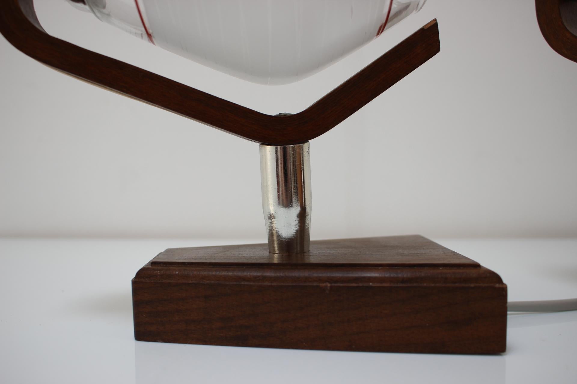Paar Tisch-/Wandlampen aus Holz, von Dřevo Humpolec, 1940er Jahre, Tschechoslowakei (Tschechisch) im Angebot