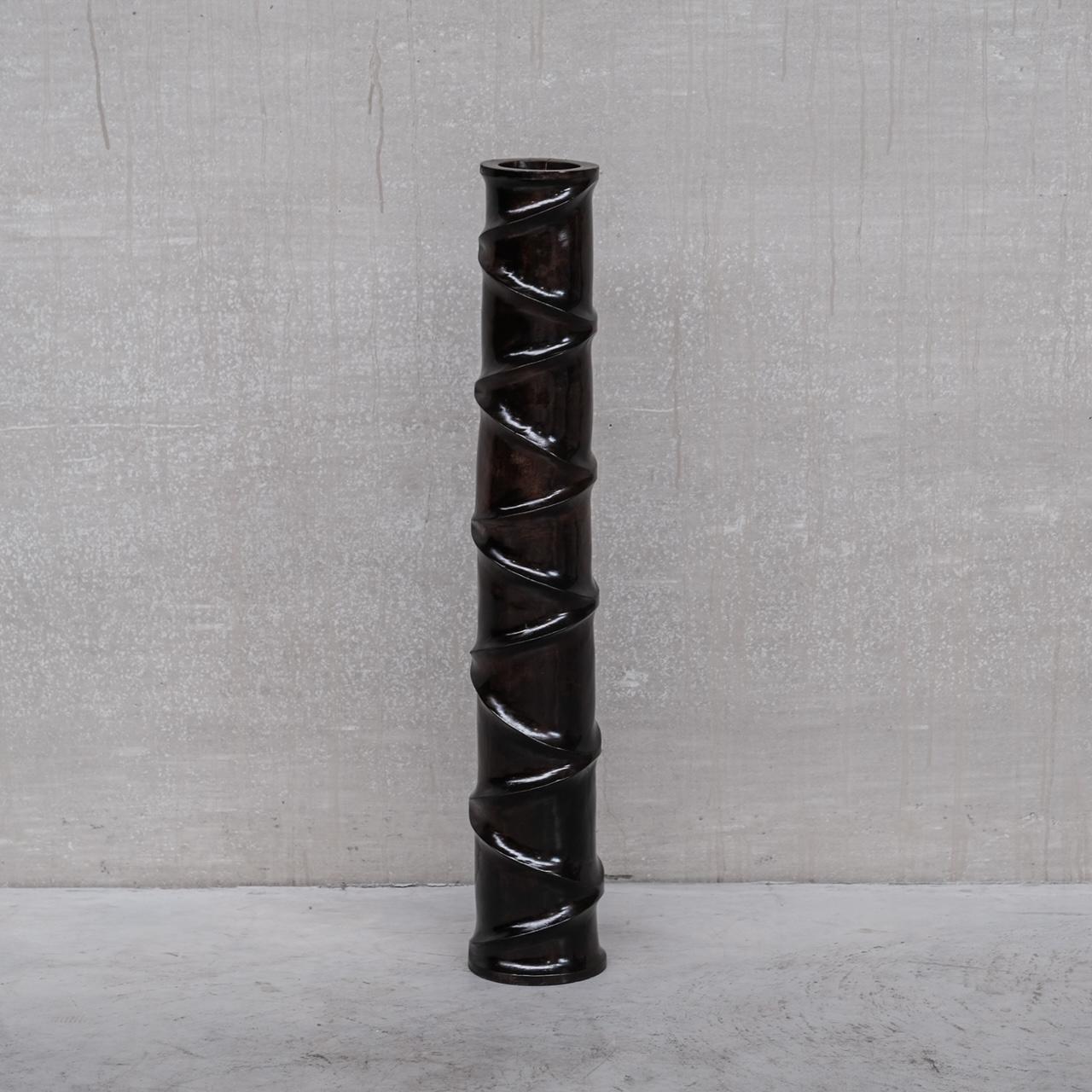 Paar hohe französische Mid-Century-Deko-Vasen aus Holz im Angebot 6