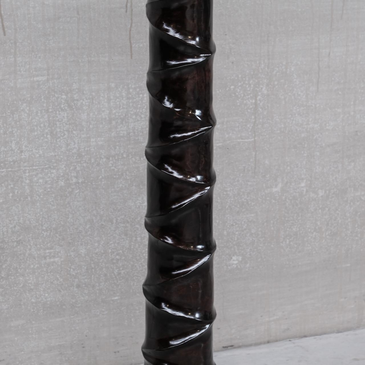 Paar hohe französische Mid-Century-Deko-Vasen aus Holz im Angebot 4