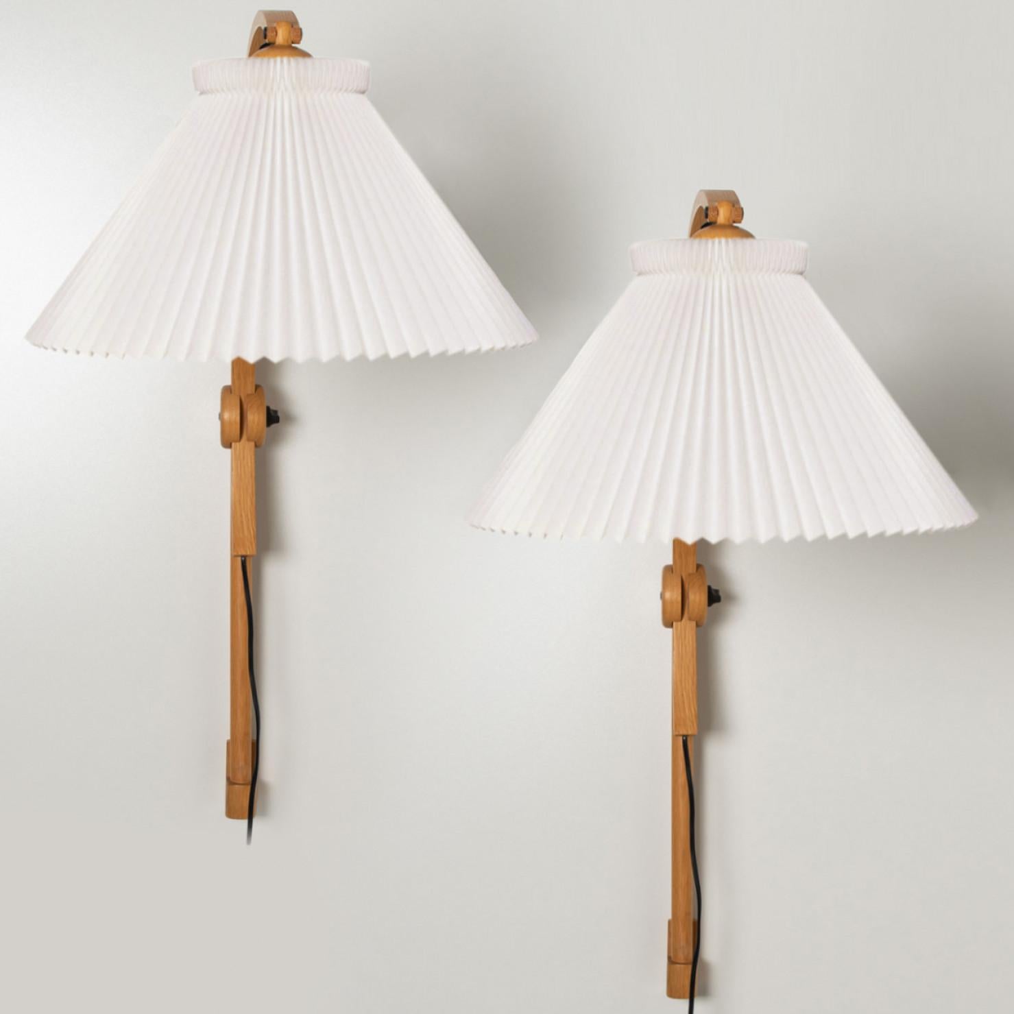 Mid-Century Modern Pair of Wooden Wall Lights with New Le Klint Shade by Domus Germany, 1970s For Sale