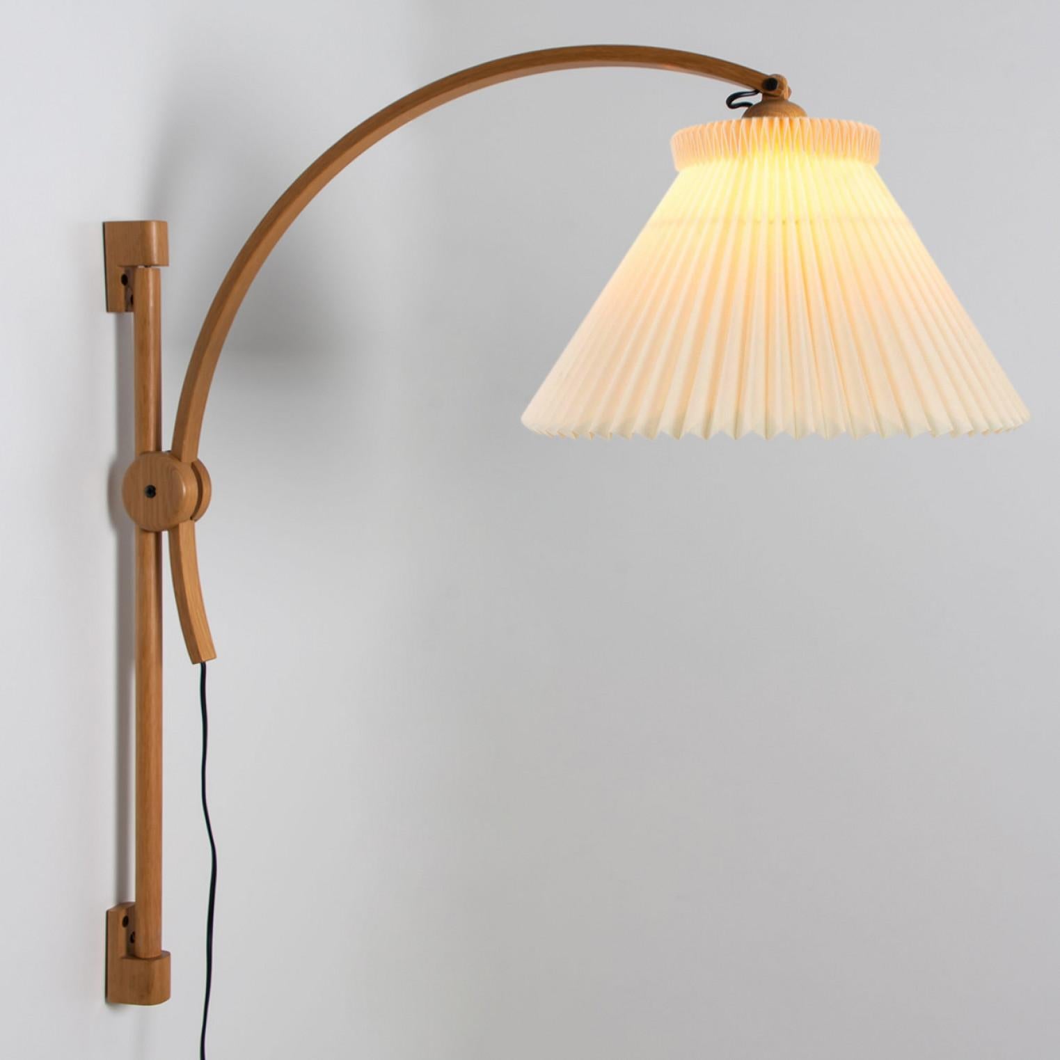 Late 20th Century Pair of Wooden Wall Lights with New Le Klint Shade by Domus Germany, 1970s For Sale