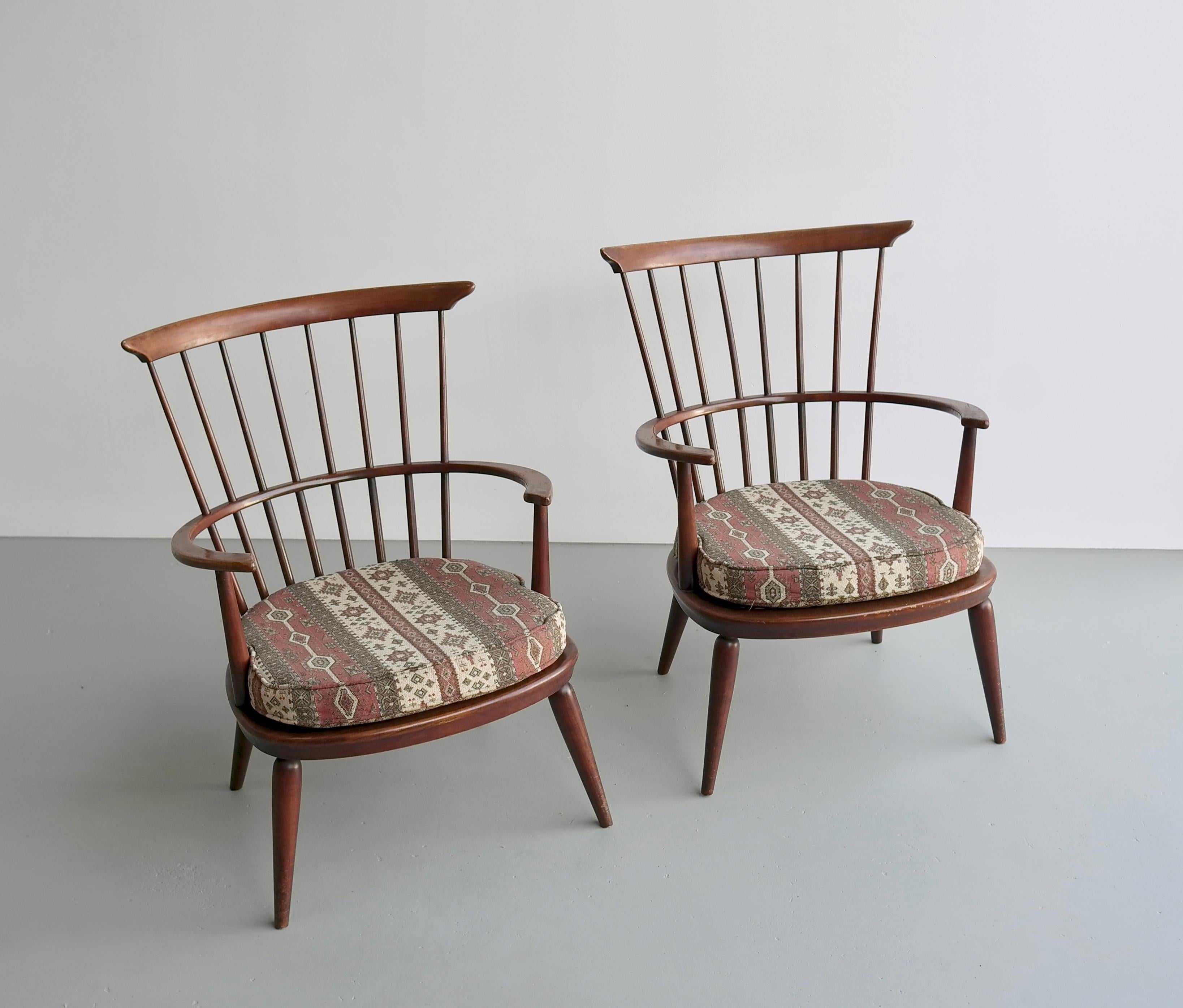 Mid-Century Modern Pair of Wooden Windsor Armchairs by Luigi Ercolani For Sale