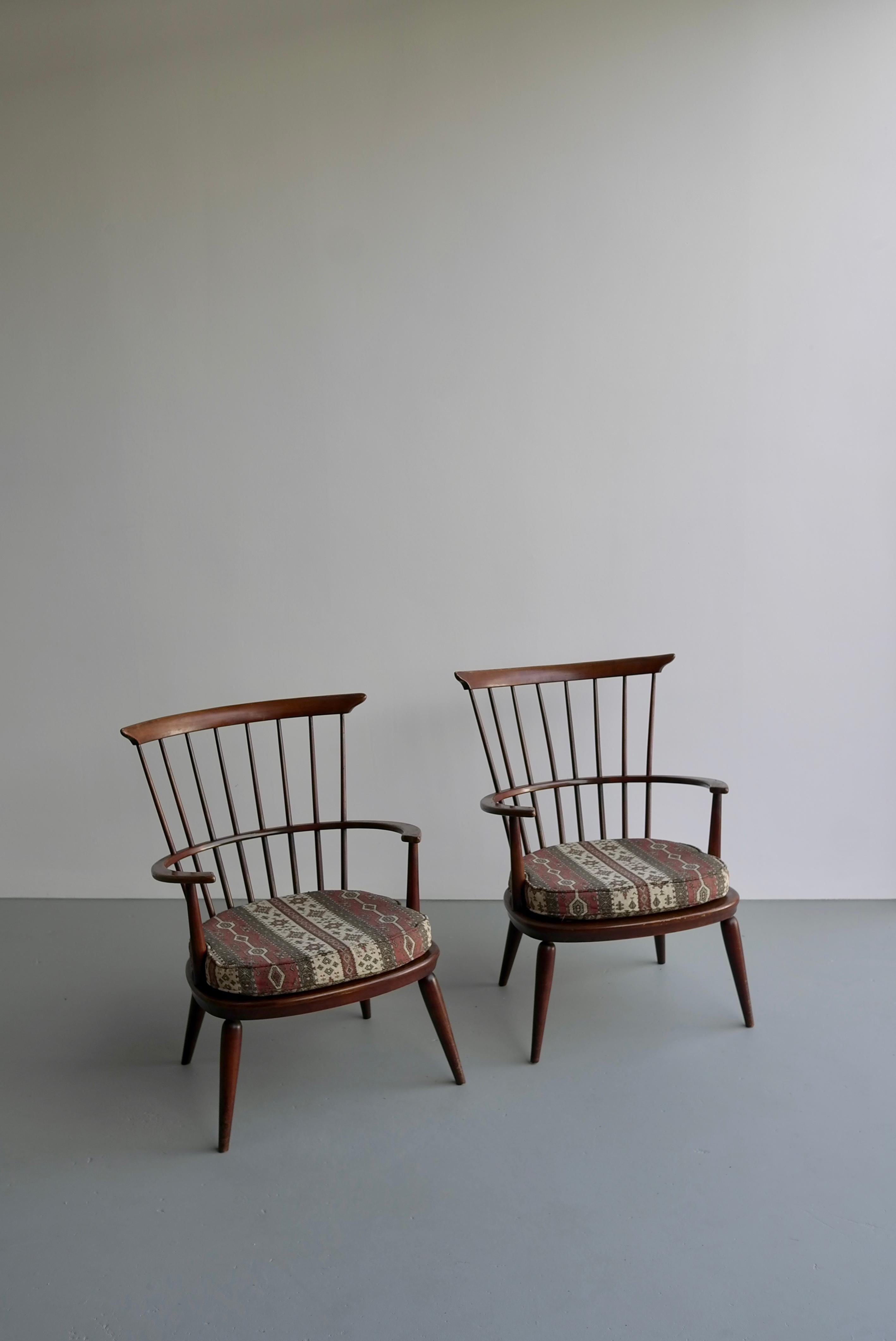 Mid-20th Century Pair of Wooden Windsor Armchairs by Luigi Ercolani For Sale
