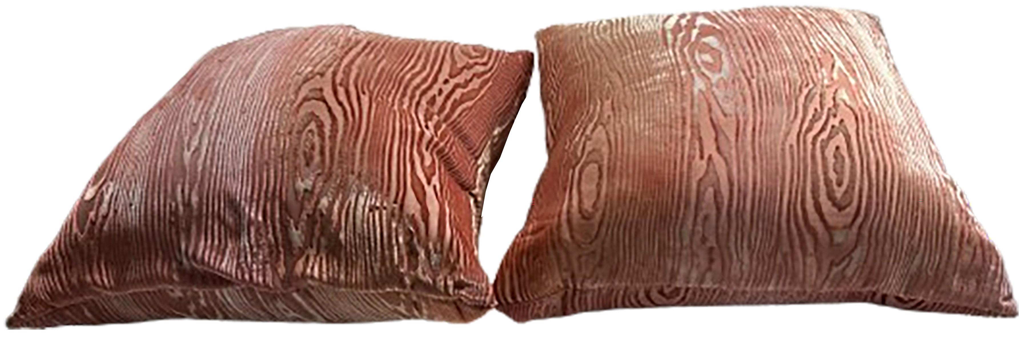 Pareja de cojines de terciopelo de madera de mango de Kevin O'Brien Studio en Nuevo estado para la venta en Dallas, TX