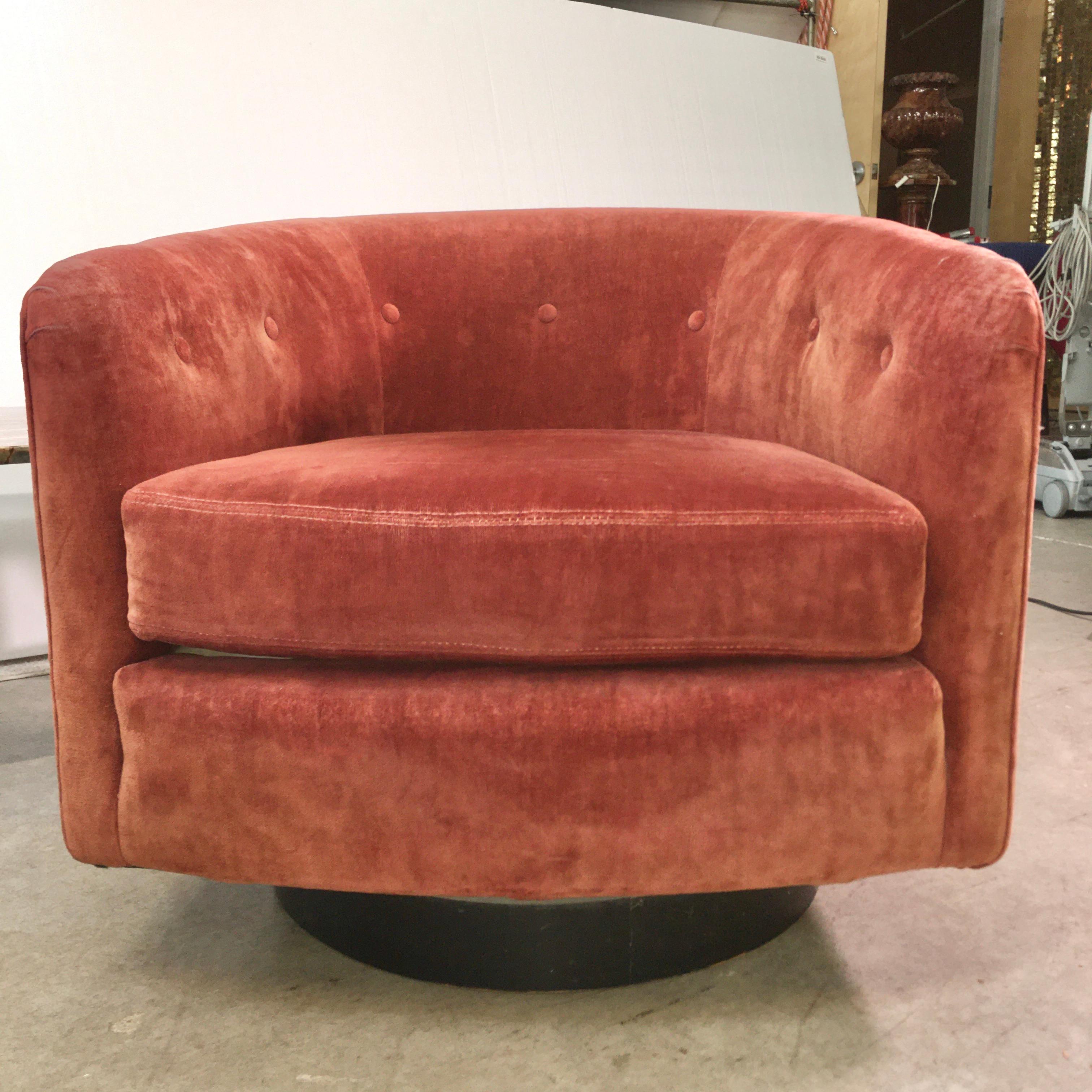 American Pair of Woodmark Originals Swivel Chairs Style of Milo Baughman