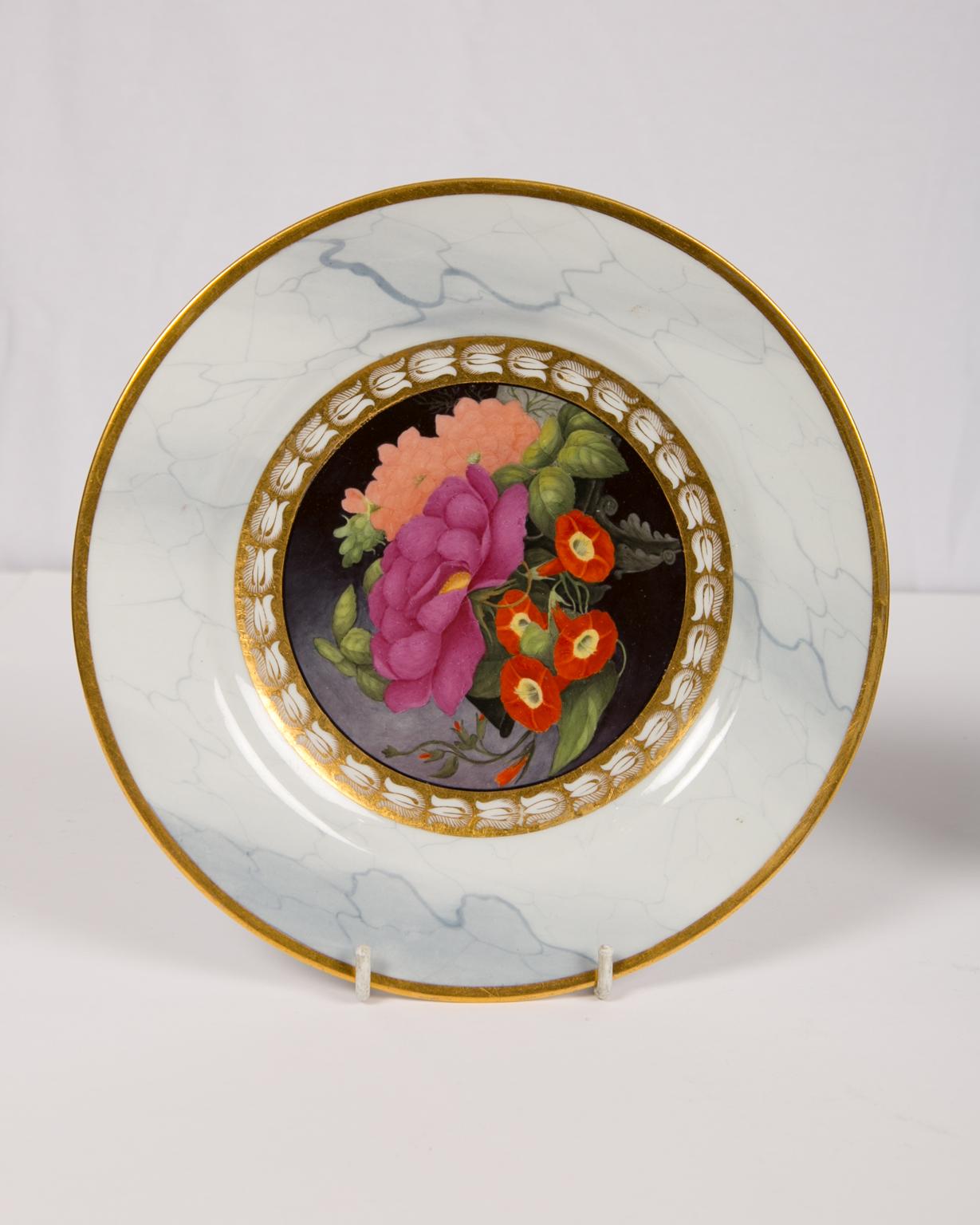 Neoclassical Pair of Worcester Marbled Plates with Flowers Made in England Circa 1810