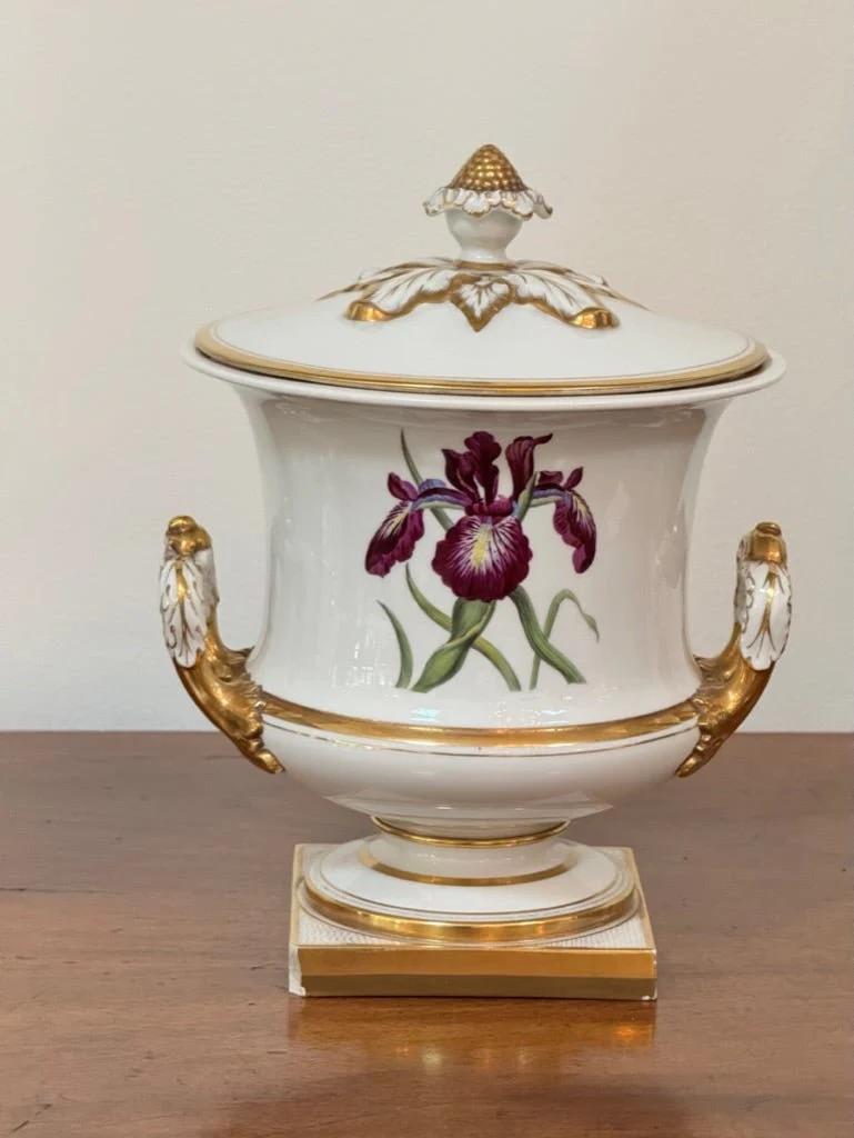 Pair of Worcester Porcelain Covered Fruit Coolers Circa 1813 For Sale 5