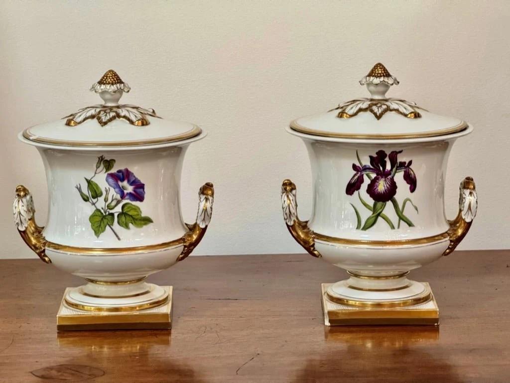 Pair of Worcester Porcelain Covered Fruit Coolers Circa 1813 For Sale 1