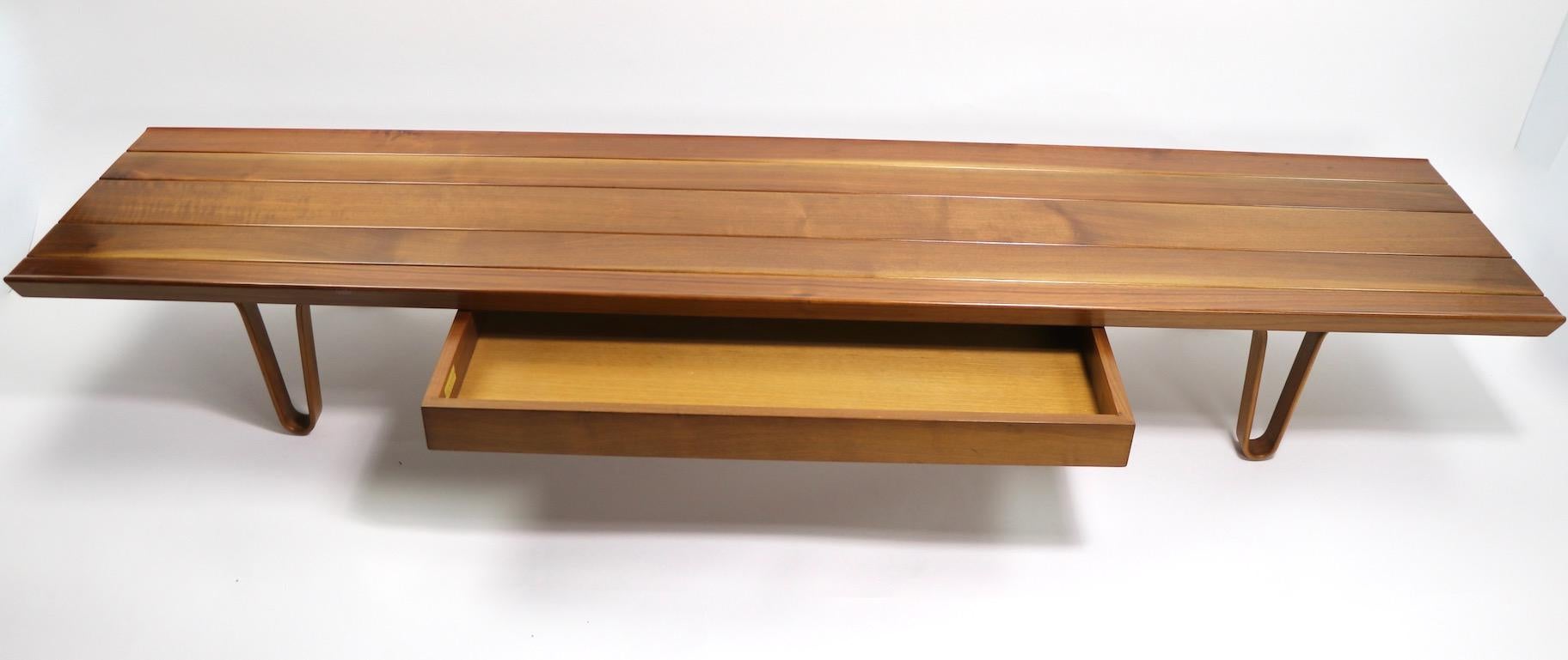 Noyer Paire de tables Long John Wormley pour Dunbar en vente