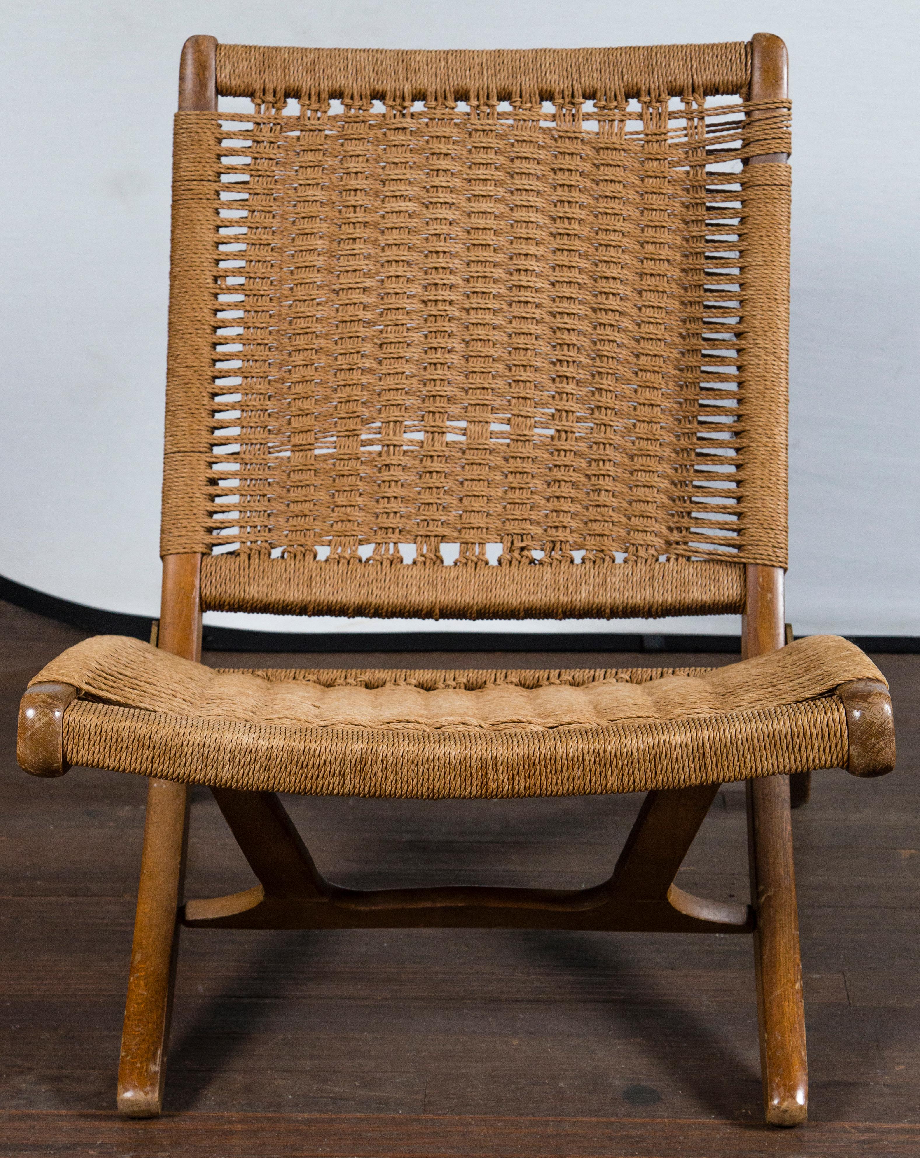 folding woven chair