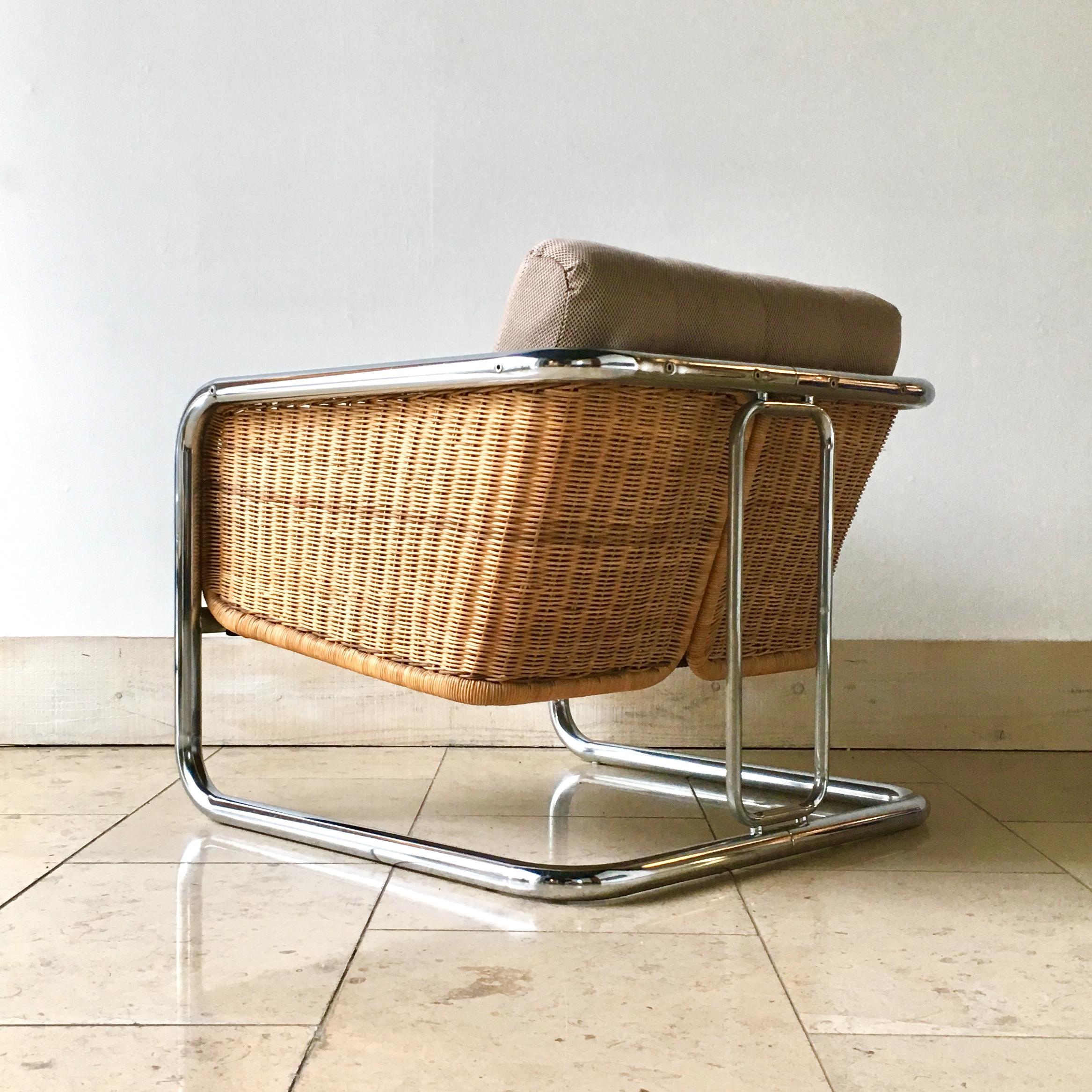 Mid-20th Century Pair of Woven Rattan and Chrome Framed Armchairs 1960s For Sale