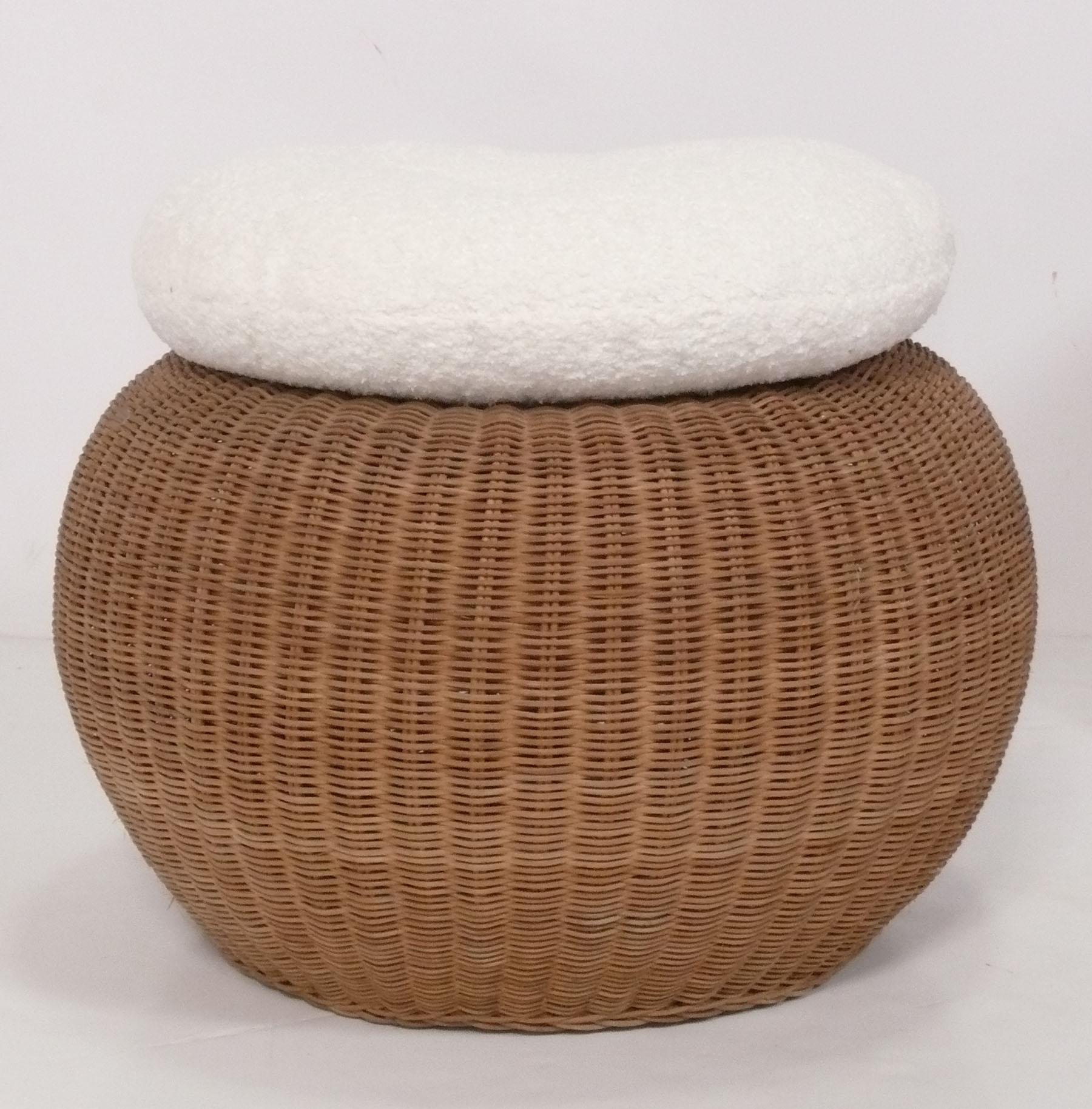 Japanese Pair of Woven Wicker Stools attributed to Isamu Kenmochi New Bouce Cushions For Sale