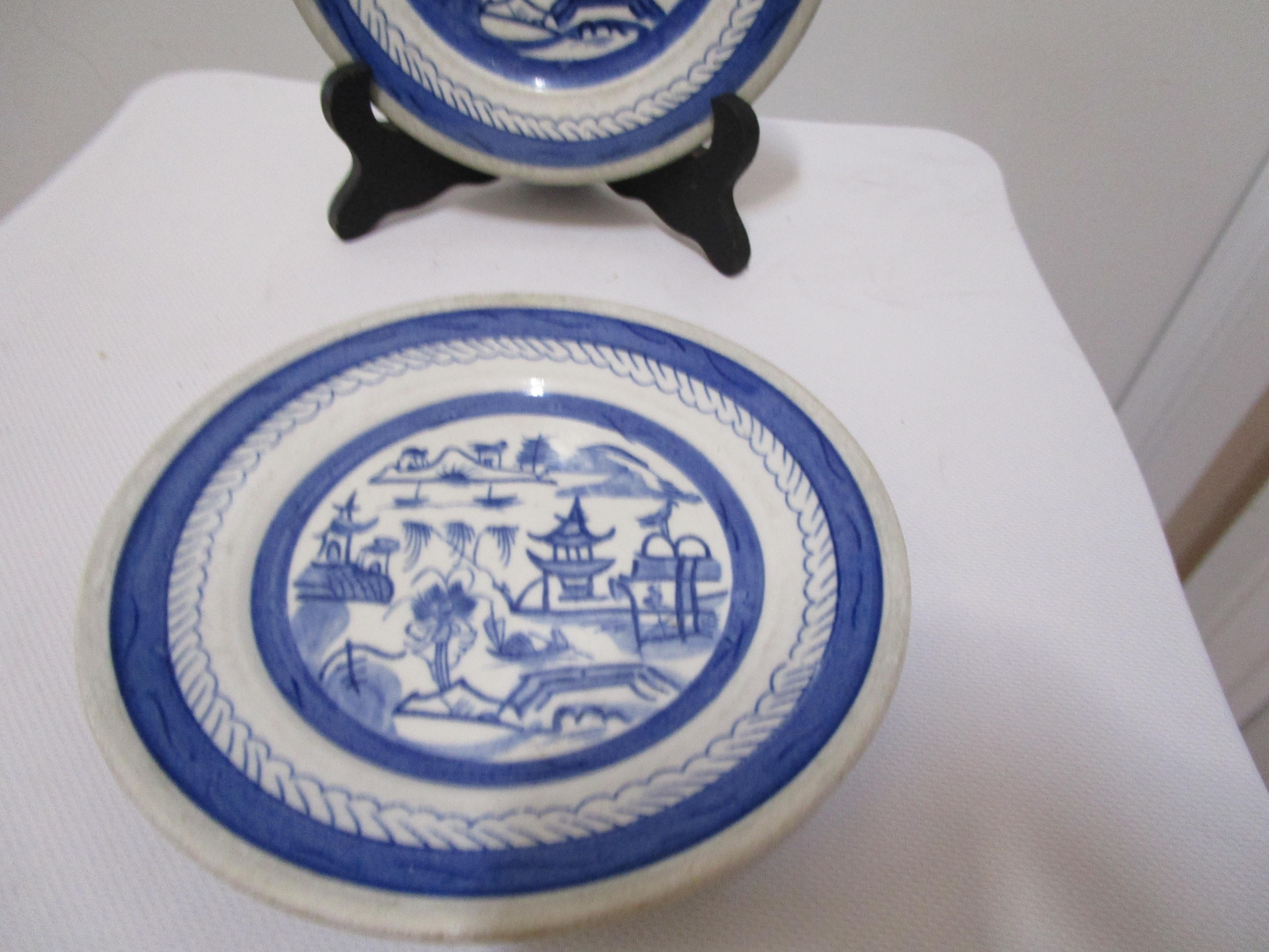 Chinoiseries Paire d'assiettes à salade Wright Tynsdale Van Roden bleu en vente
