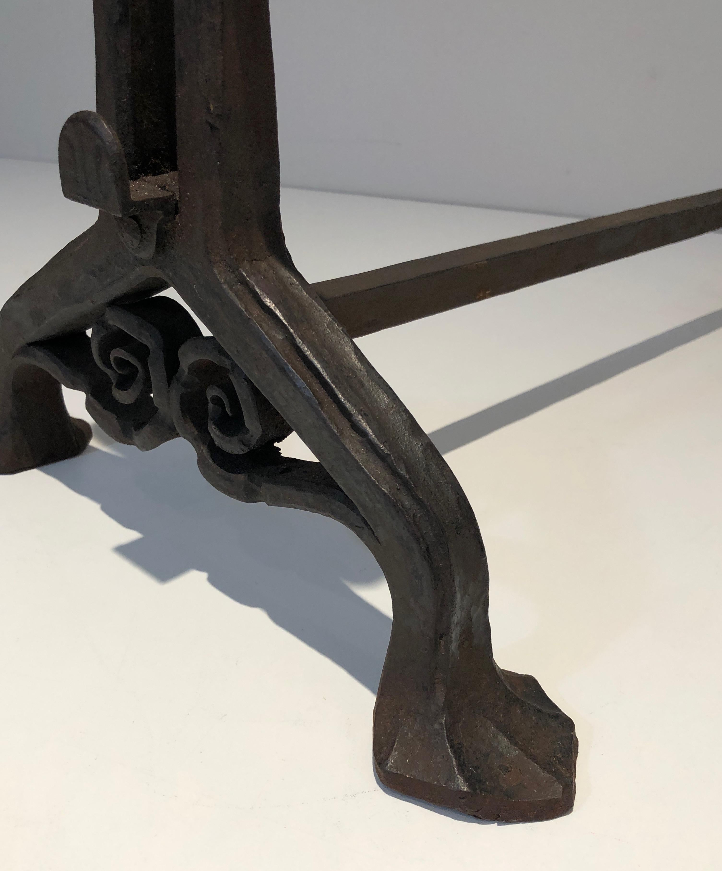 Paire de chenets en fer forgé et Hammer. Art nouveau. Signé Wanner Genneva en vente 5