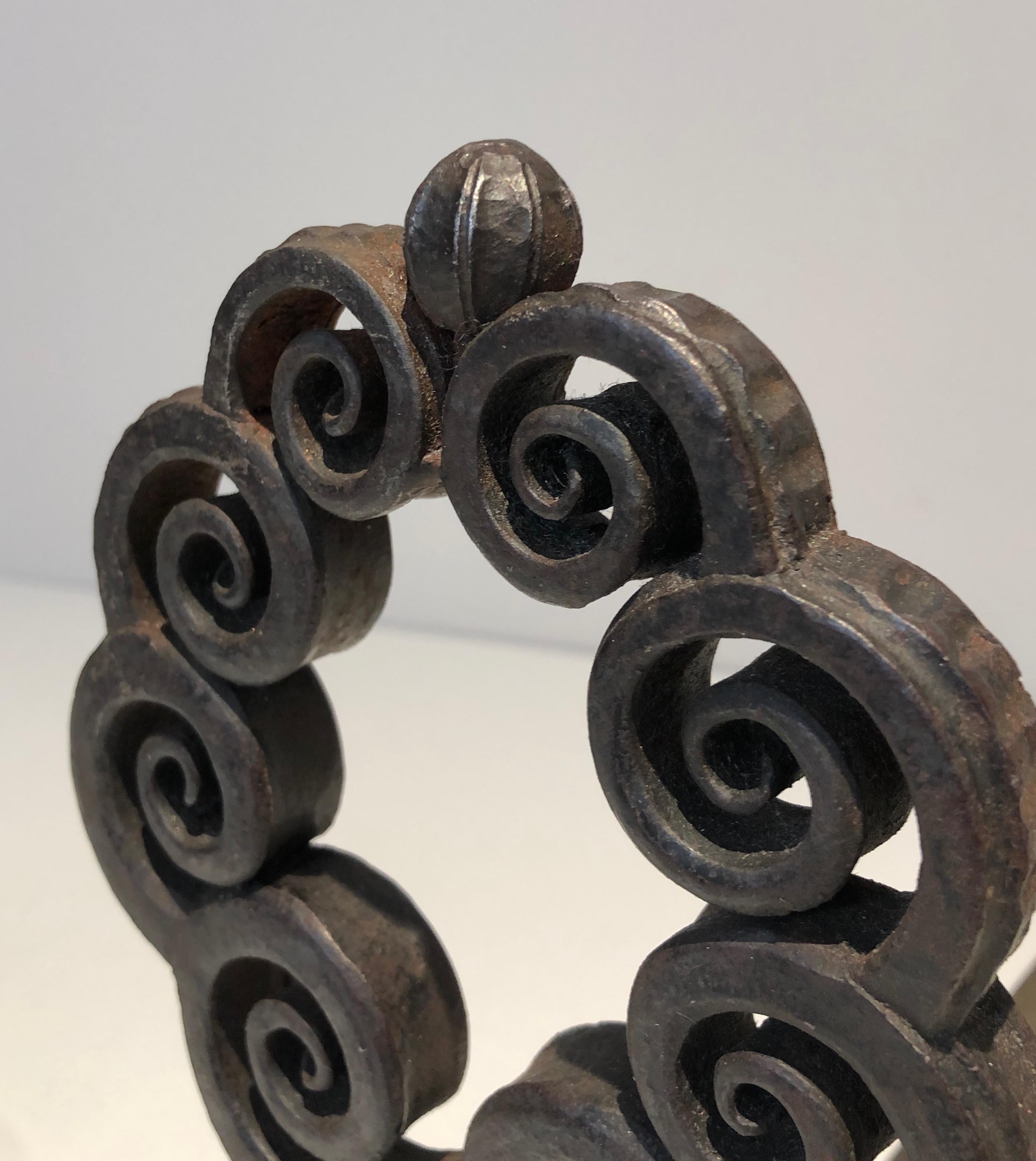 Paire de chenets en fer forgé et Hammer. Art nouveau. Signé Wanner Genneva en vente 11
