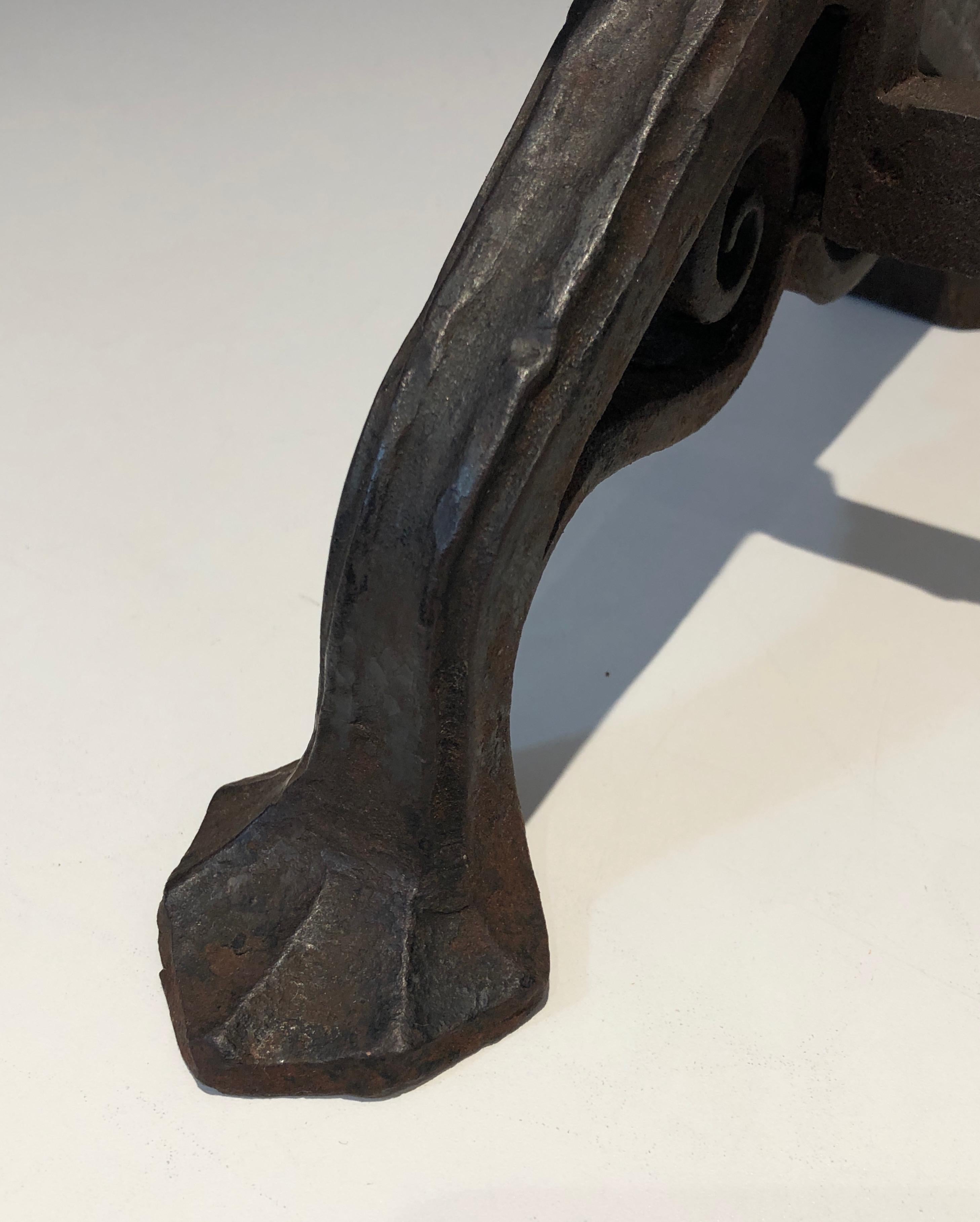 Paire de chenets en fer forgé et Hammer. Art nouveau. Signé Wanner Genneva en vente 13