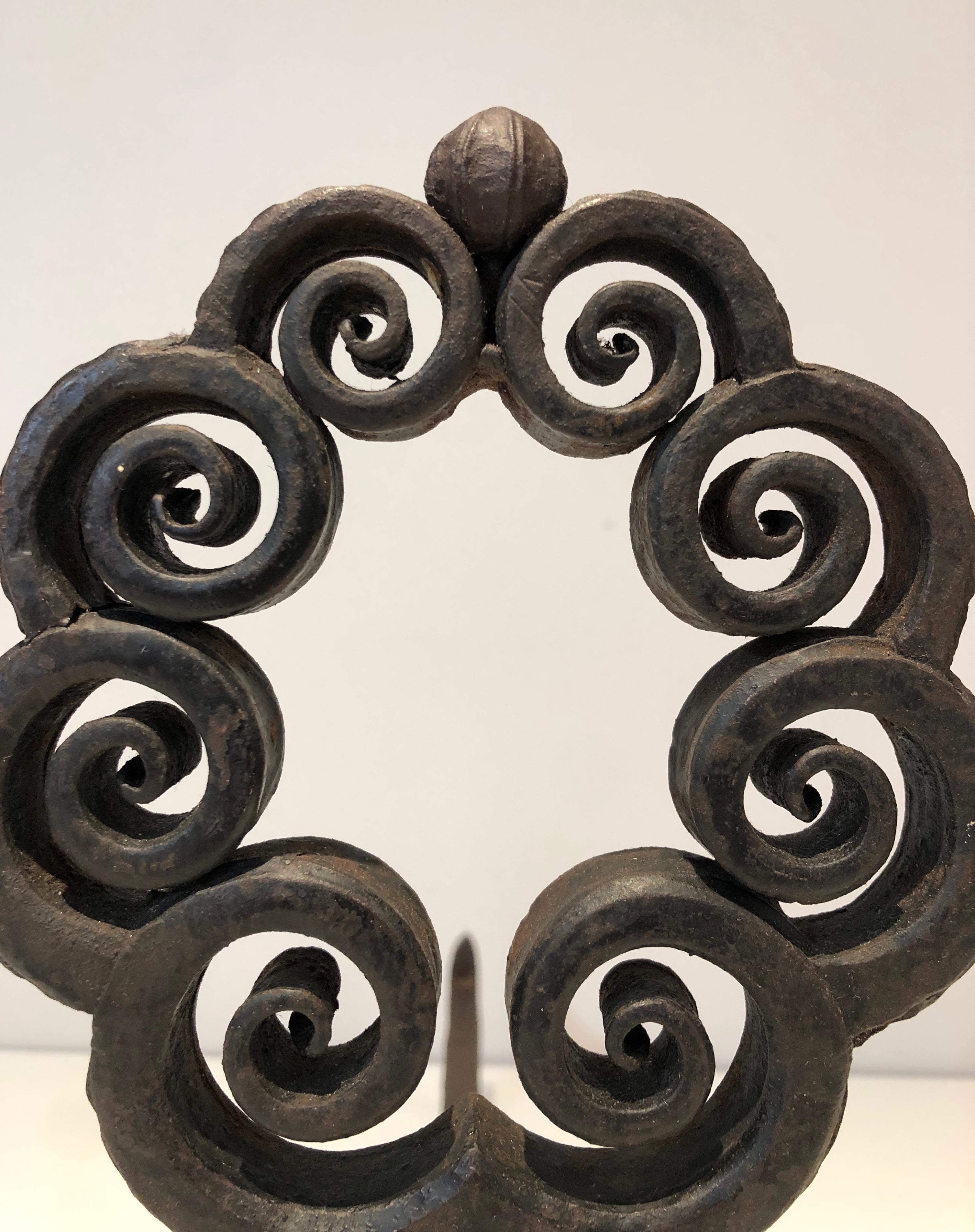 Paire de chenets en fer forgé et Hammer. Art nouveau. Signé Wanner Genneva en vente 2