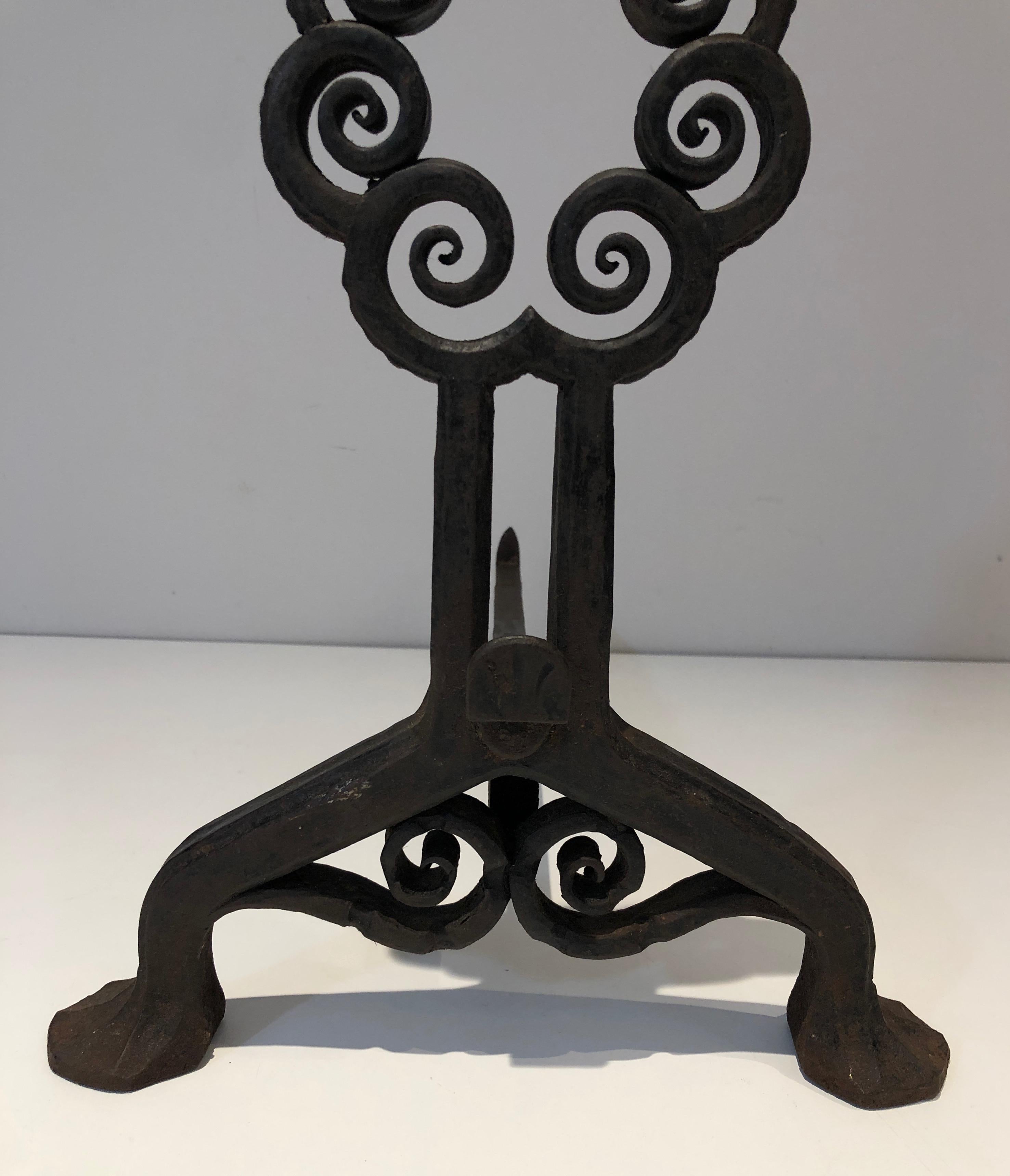 Paire de chenets en fer forgé et Hammer. Art nouveau. Signé Wanner Genneva en vente 3