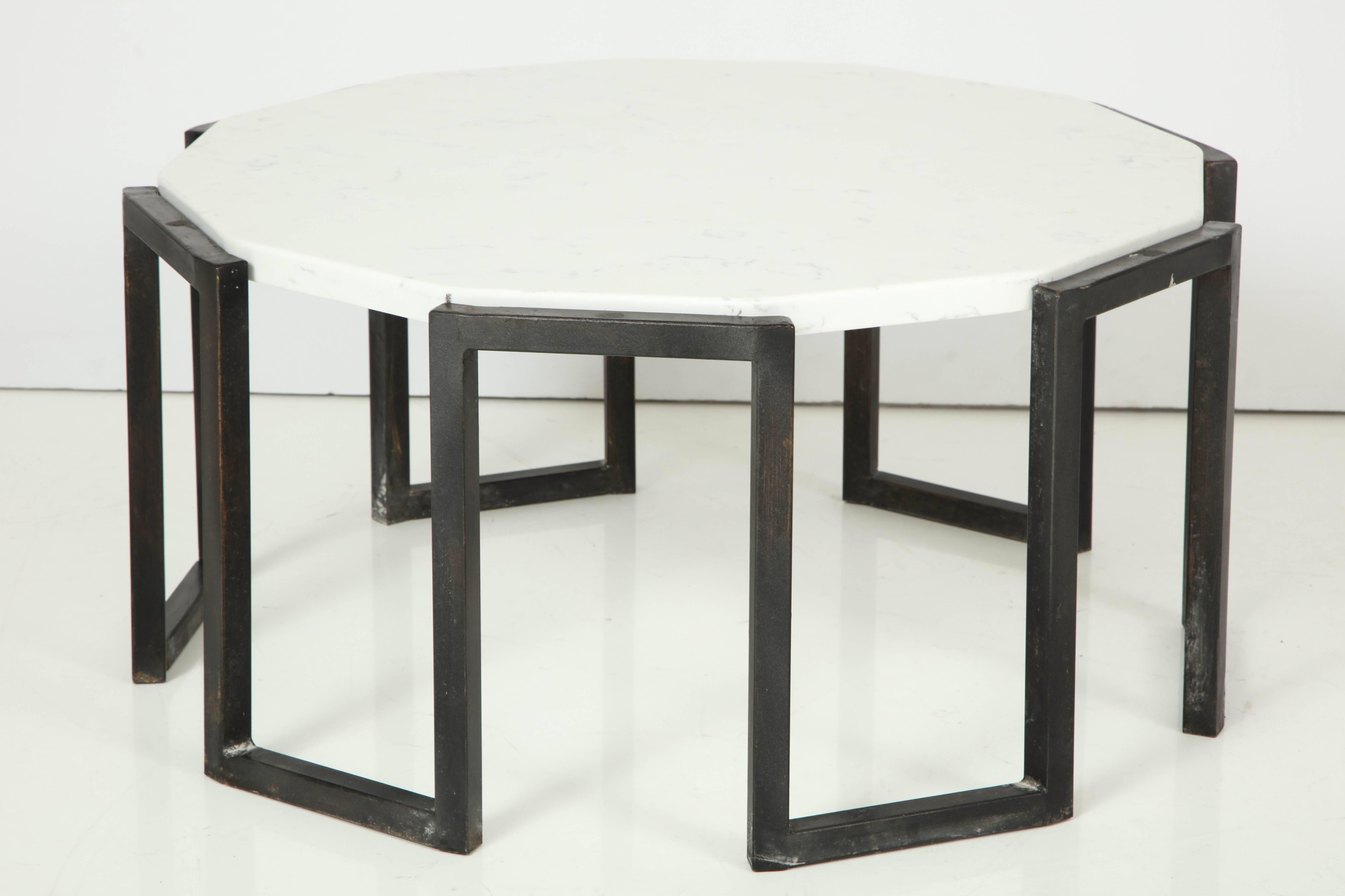 Mid-Century Modern Pair of Wrought Iron and Travertine Marble Tables For Sale