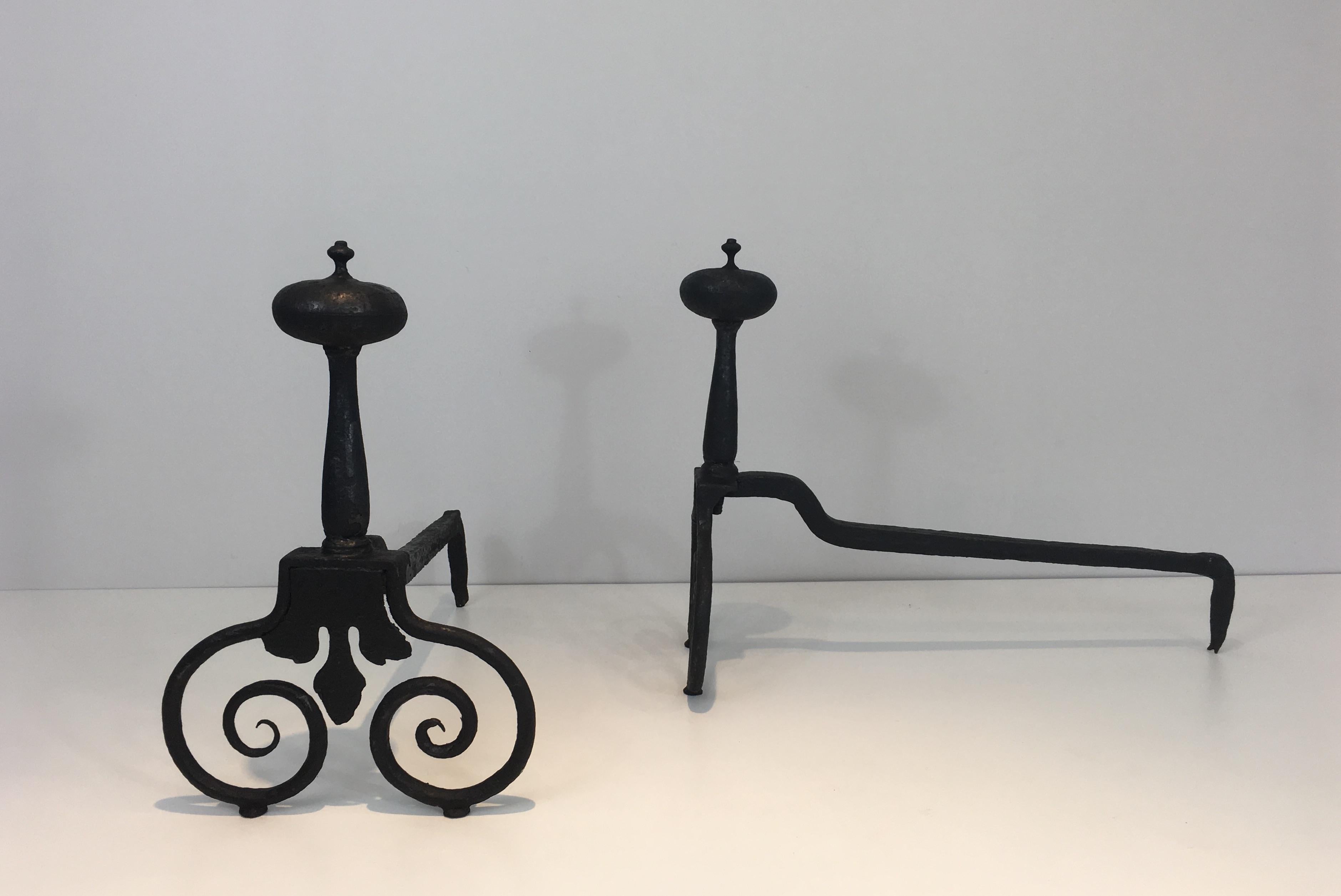 Pair of Wrought Iron Andirons, French, 18th Century  In Fair Condition For Sale In Marcq-en-Barœul, Hauts-de-France