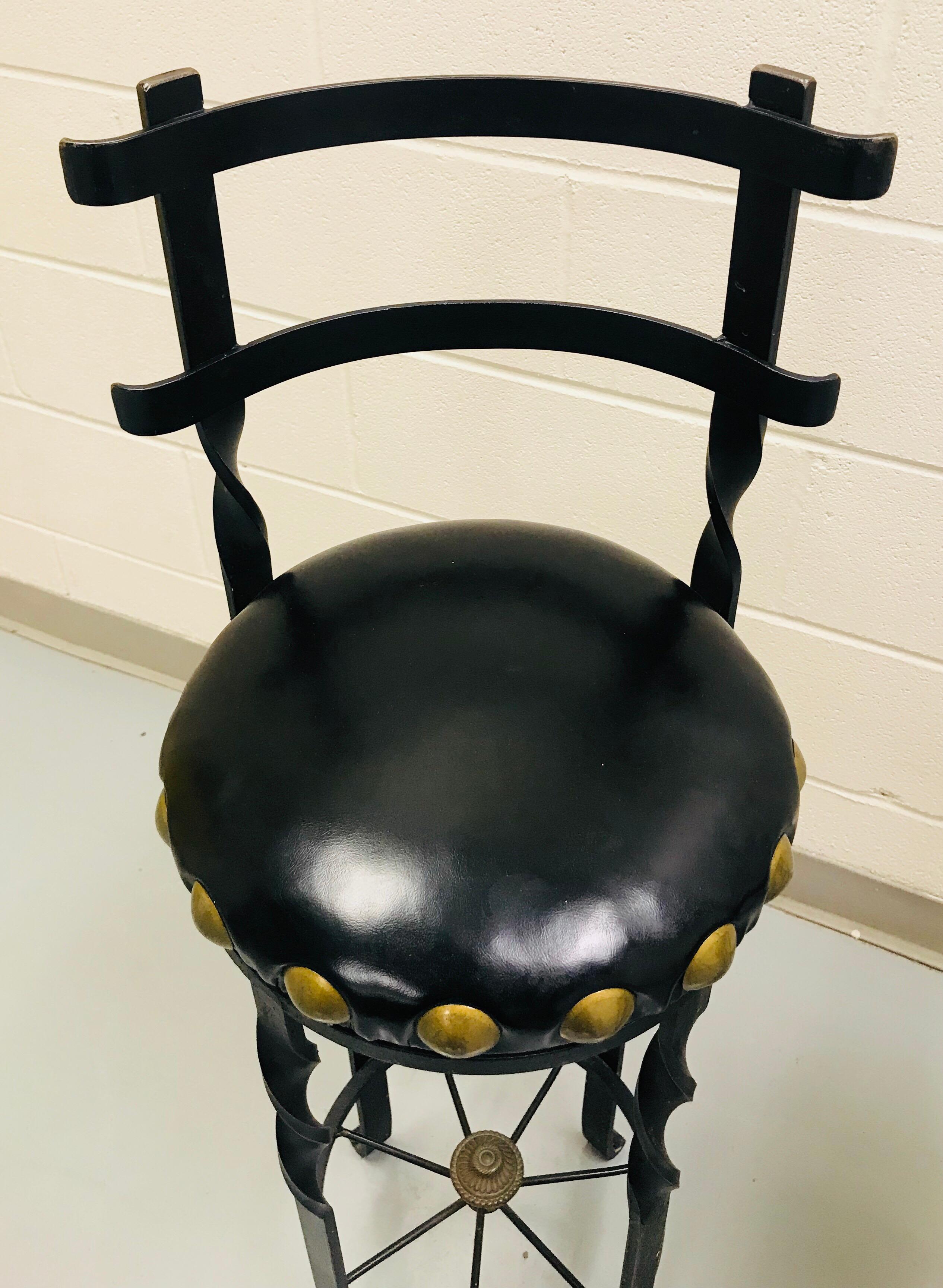 Pair of Wrought Iron Bar or Counter Stools In Good Condition For Sale In Lake Success, NY