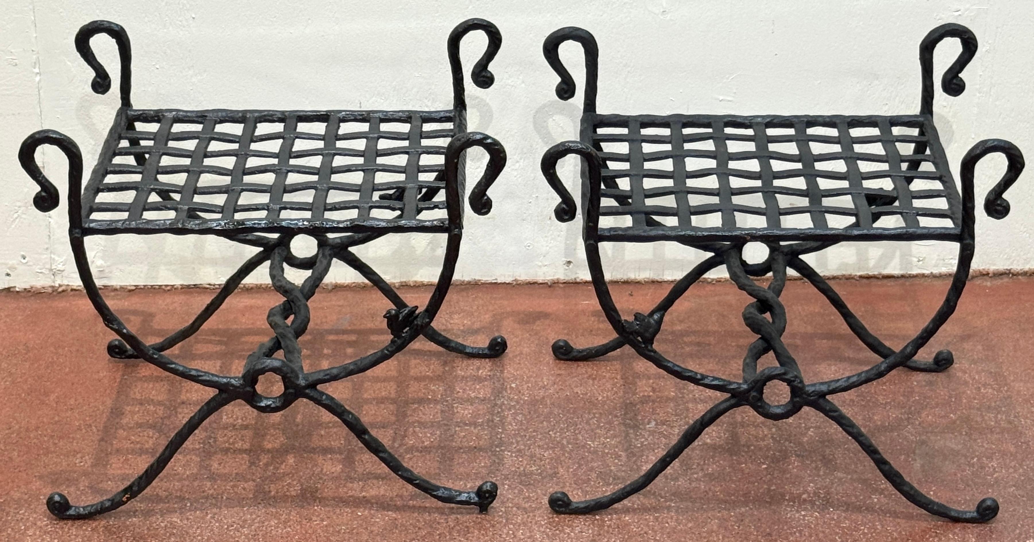Fer Paire de bancs en fer forgé attribués à Ilana Goor en vente