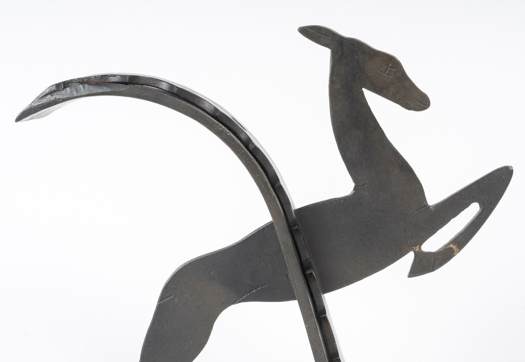 Coppia di fermalibri in ferro battuto di Michel Zadounaïsky, scultore, periodo Art Déco, 1930.

Coppia di fermalibri in ferro battuto Art Déco degli anni '30 dello scultore Michel Zadounaïky.
H. H. 22 cm, L. 23 cm, P. 12 cm.