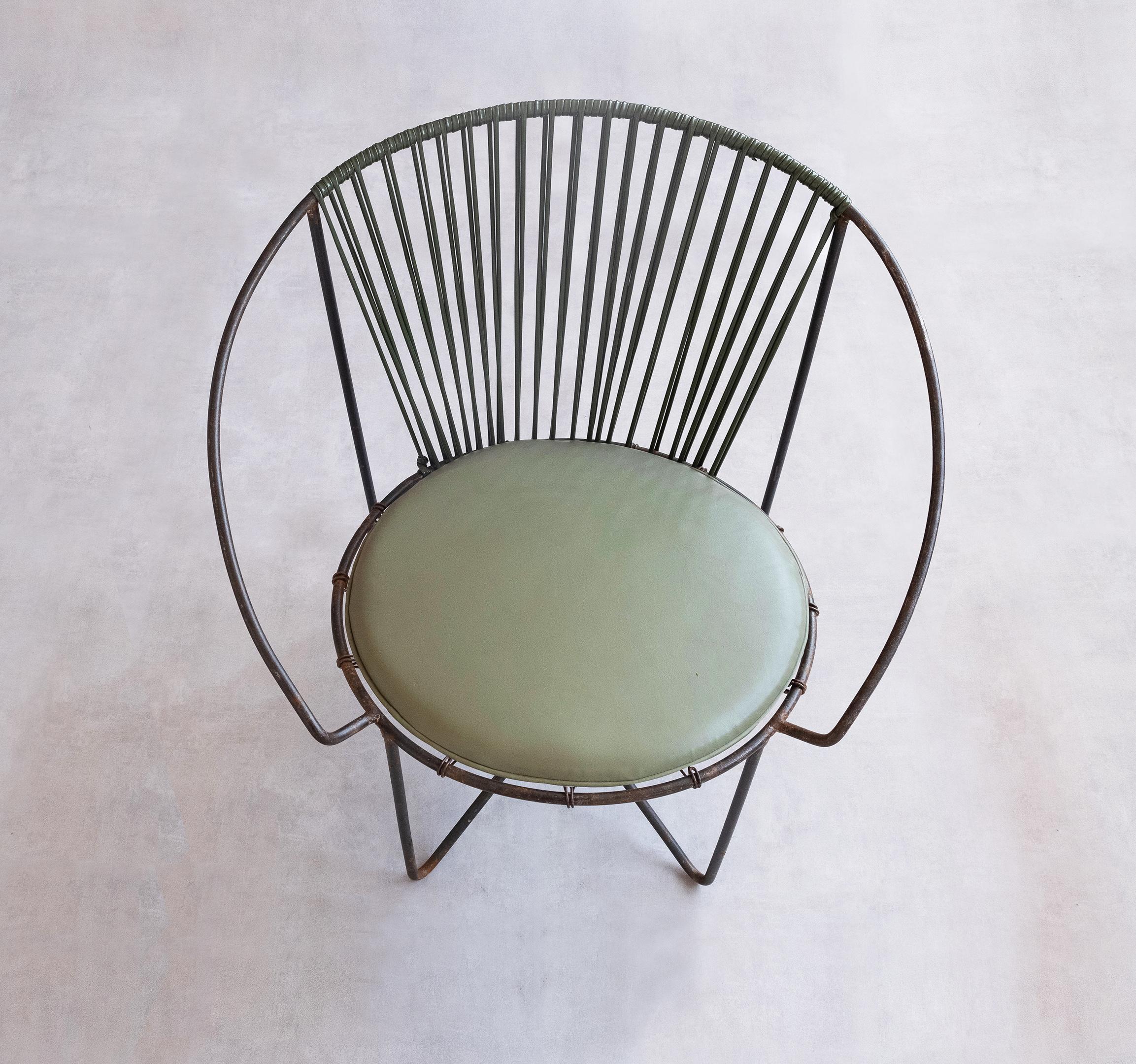 Fer forgé Paire de chaises en fer forgé de José Zanine Caldas, Brésil, années 1950 en vente