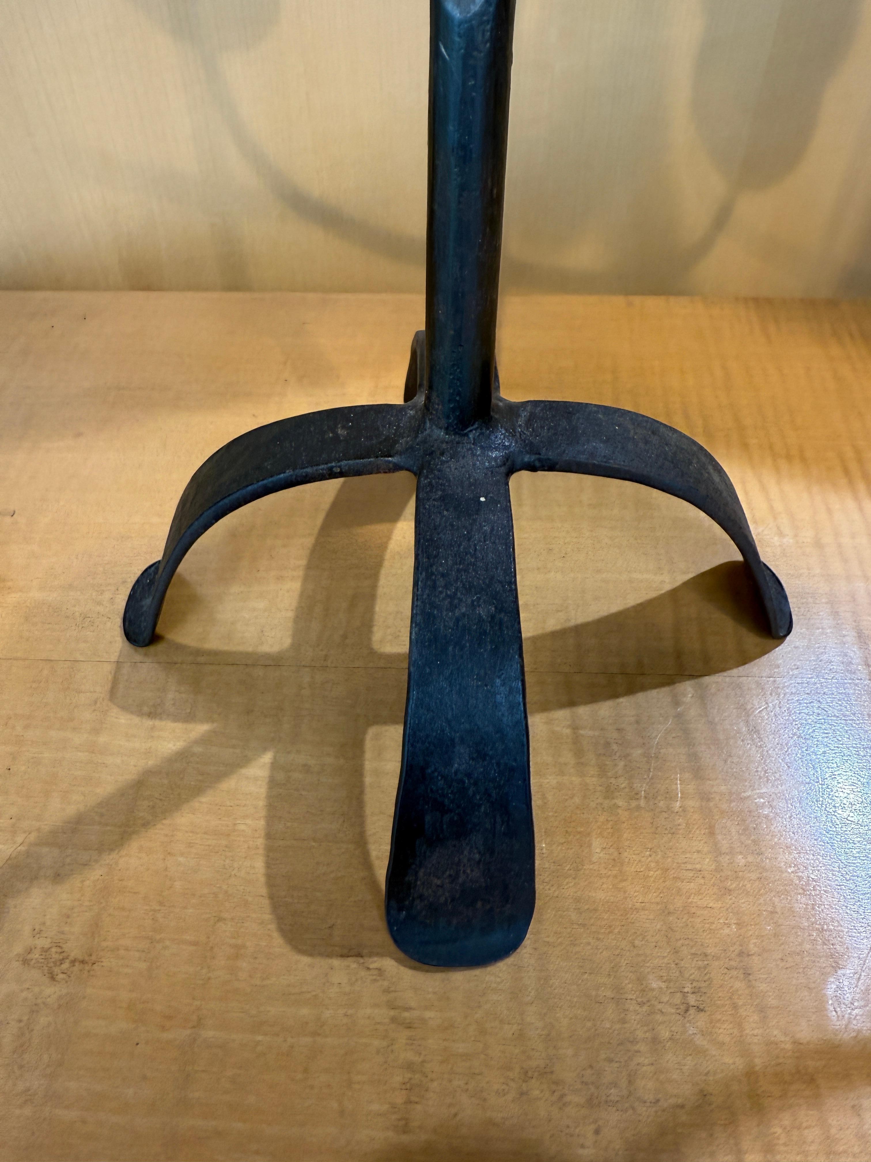Pair of wrought Iron candelsticks Bertil Vallien Sweden 1970 Bon état - En vente à PARIS, FR