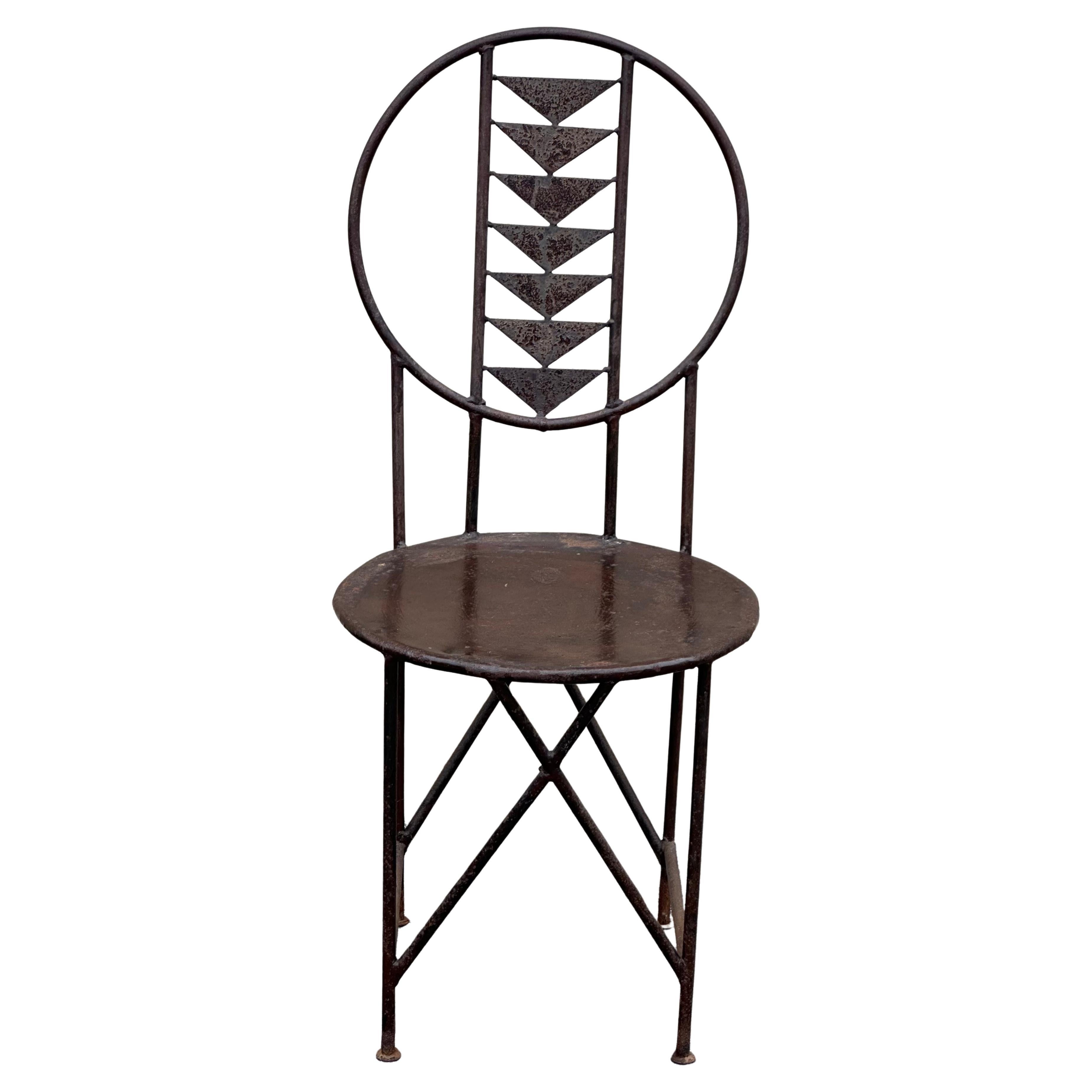 Pareja de sillas de hierro forjado  al estilo de la Silla Midway de Frank Lloyd Wright Hecho a mano en venta