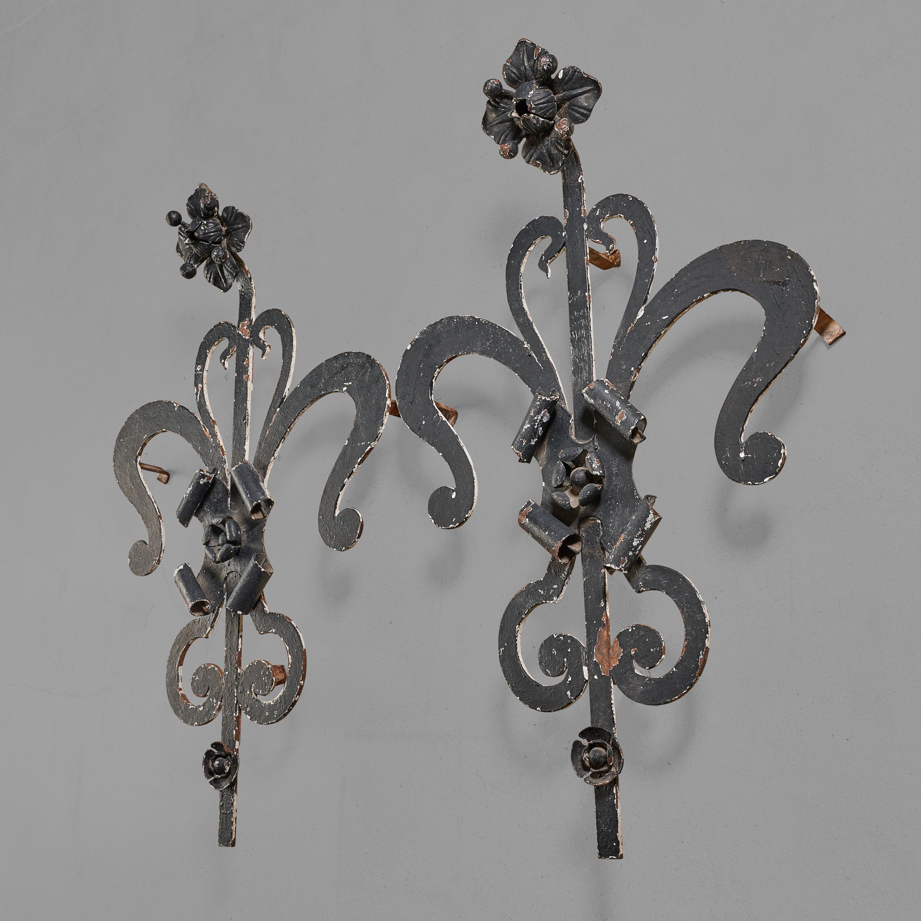 Argentine Pair of Wrought Iron Decorative Facade Ornaments For Sale