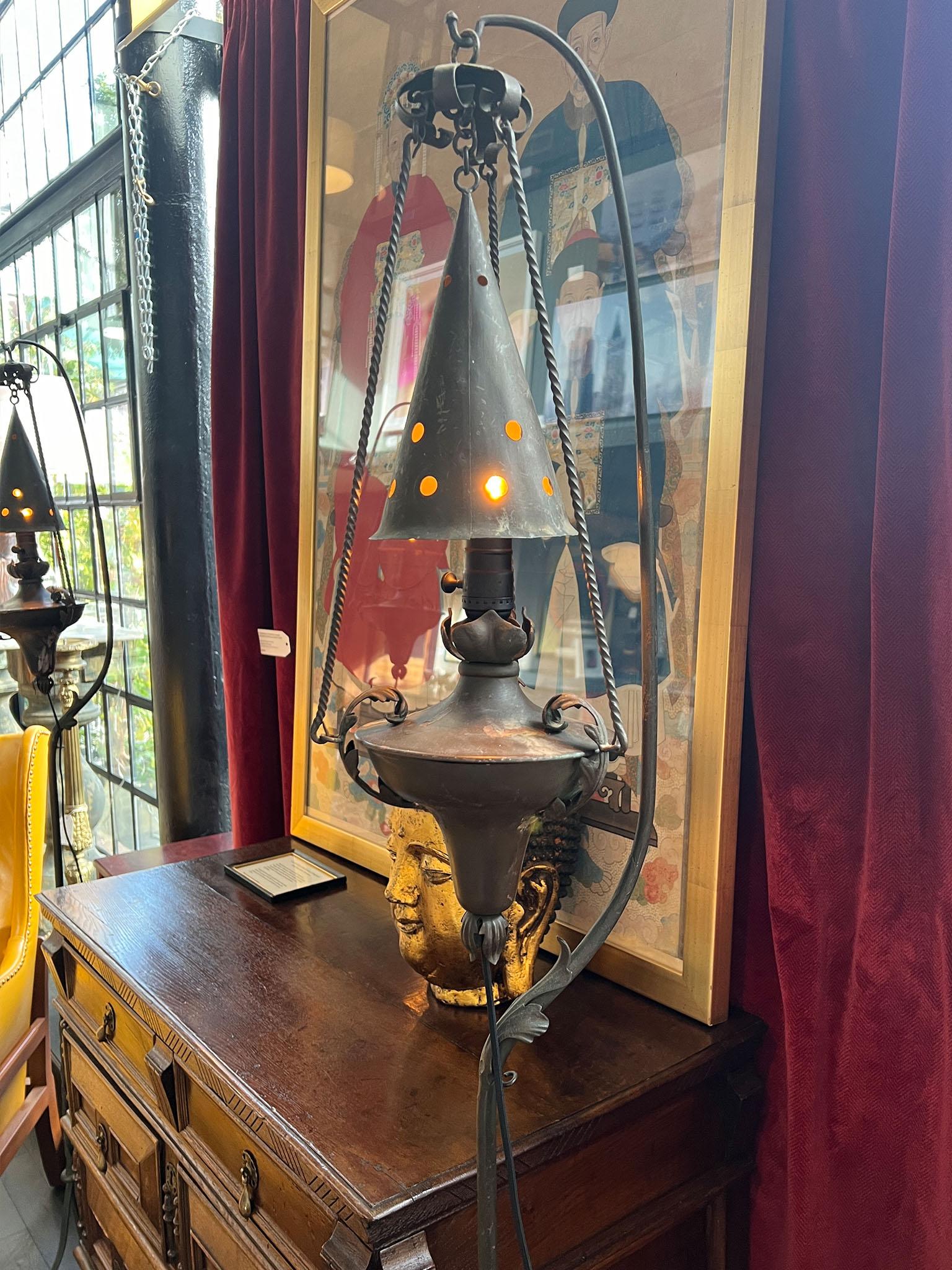 Paar schmiedeeiserne Stehlampen, Samuel Yellin zugeschrieben im Zustand „Gut“ im Angebot in New York, NY