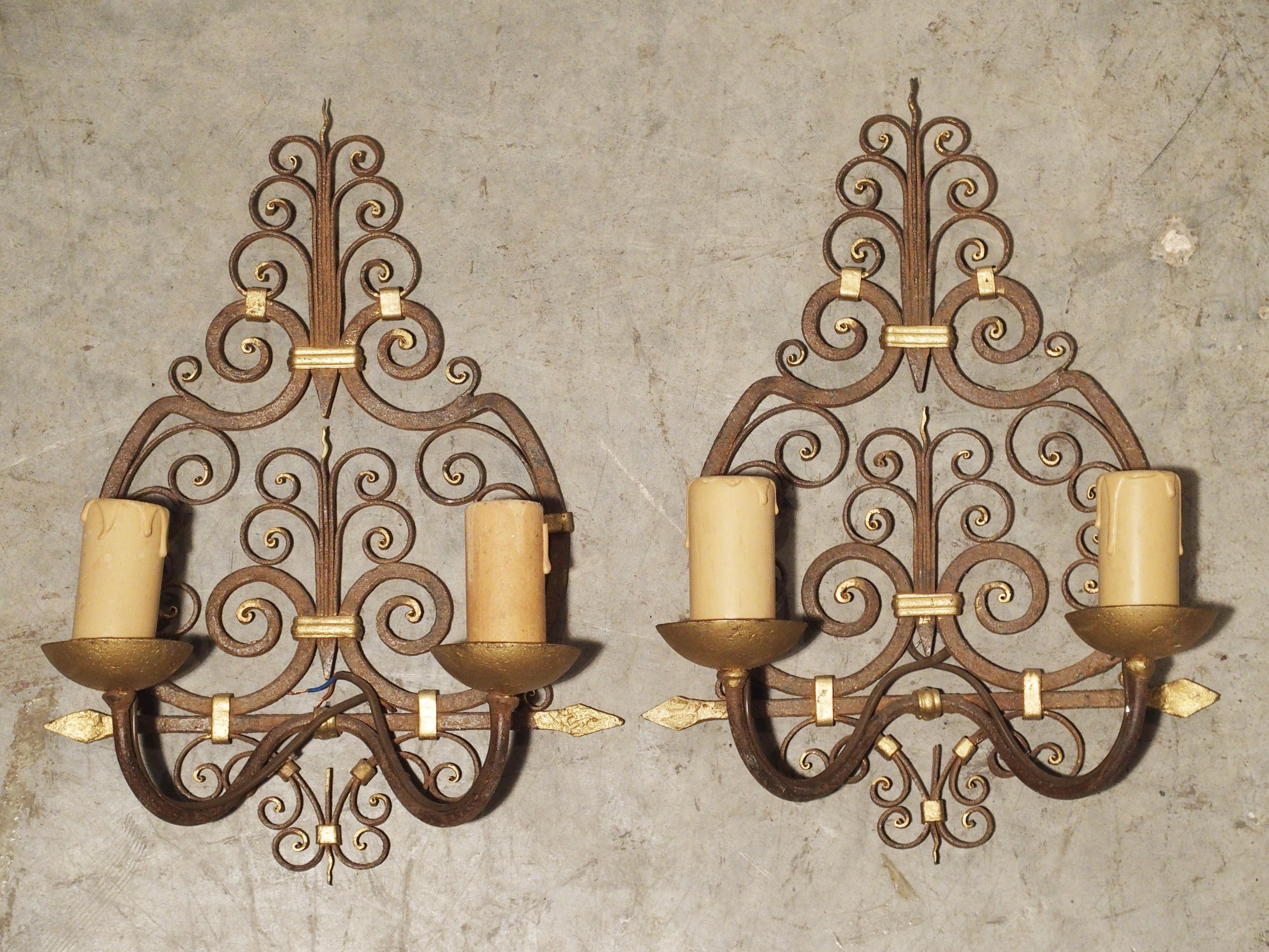 Pair of Wrought Iron French Sconces with Gilt Highlights, 1940s For Sale 6