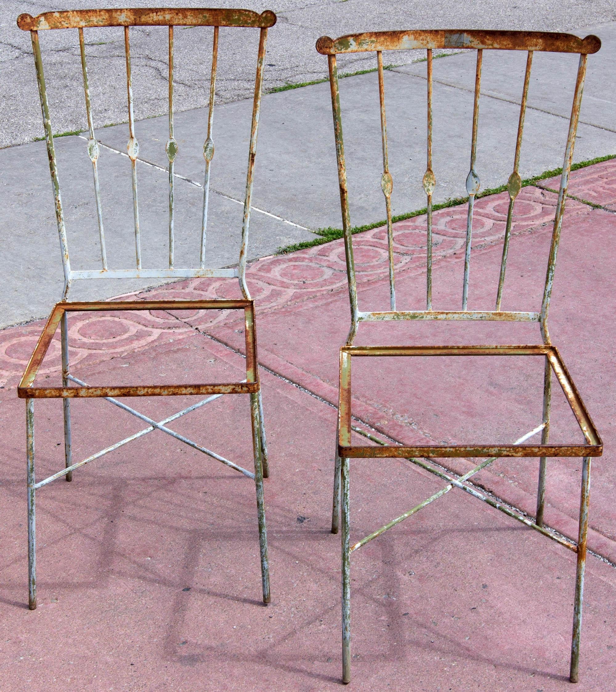 Pair of Wrought Iron Garden Chairs In Good Condition For Sale In Rochester, NY