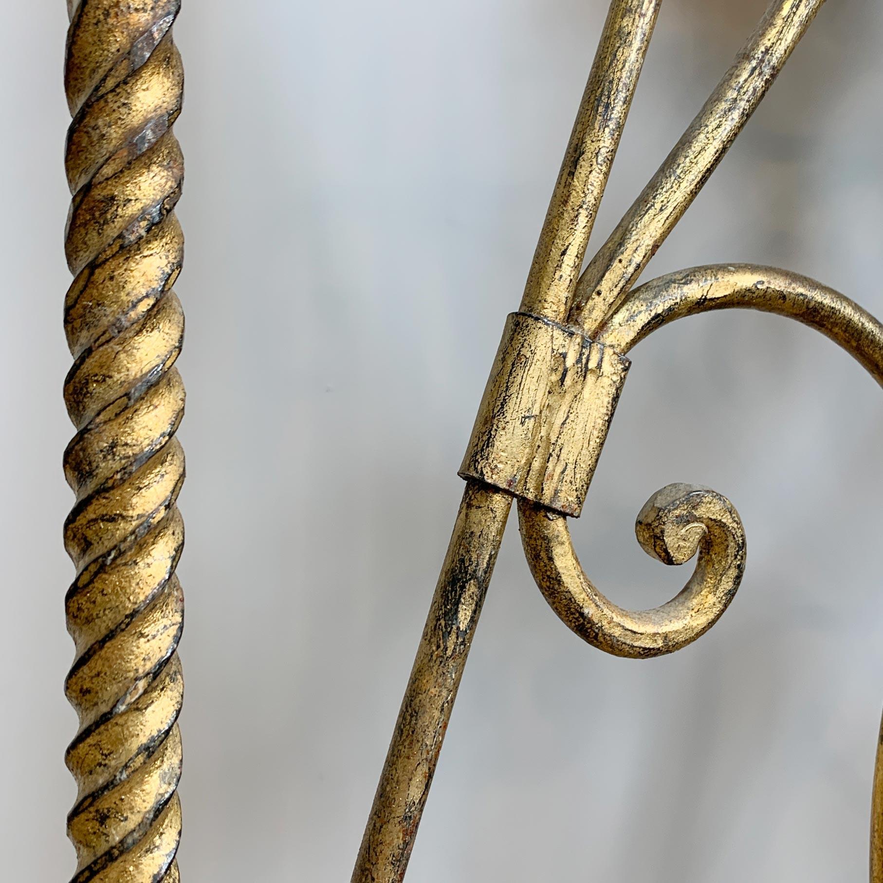 Spagnolo Coppia di porte d'altare spagnole in ferro battuto e oro in vendita