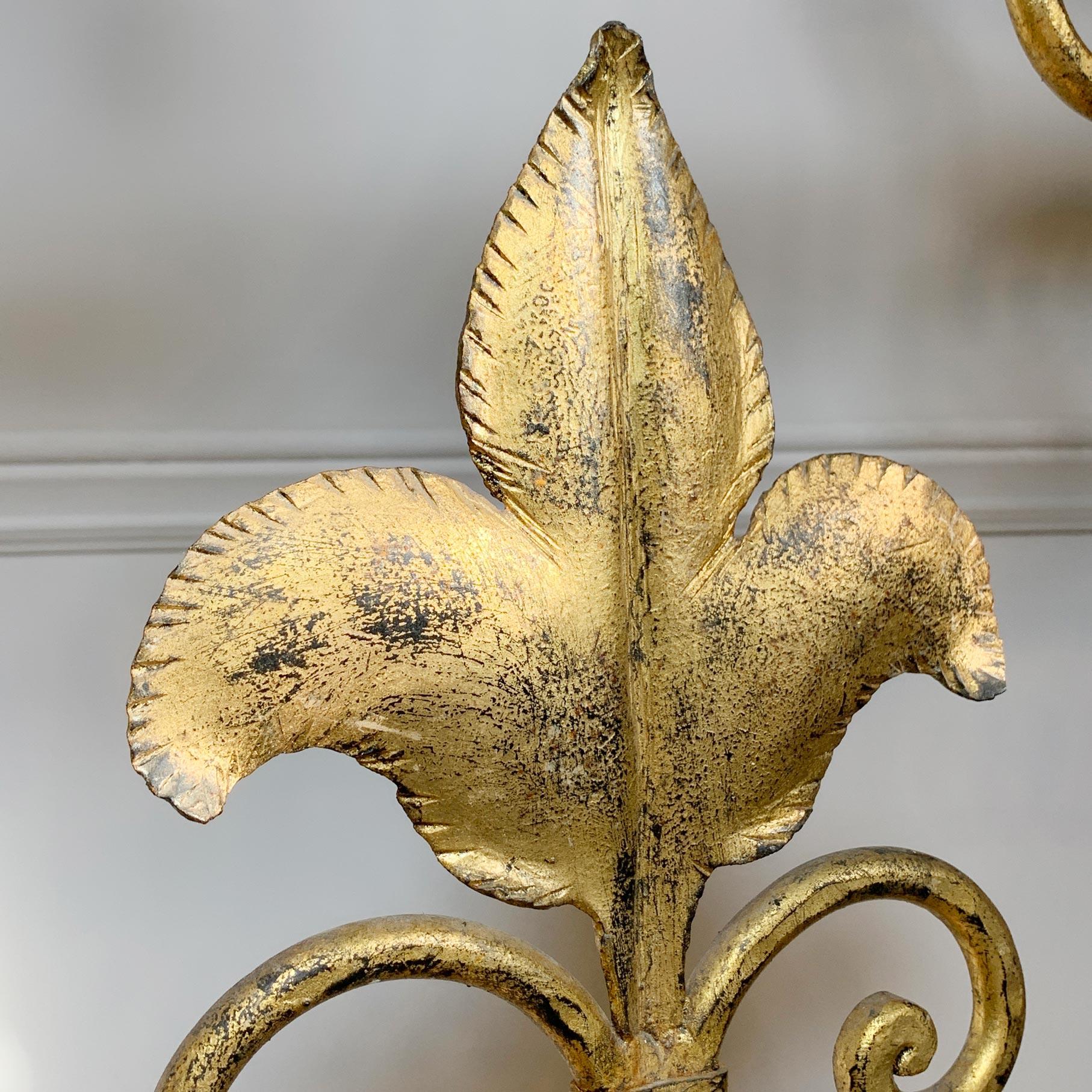 Ferro battuto Coppia di porte d'altare spagnole in ferro battuto e oro in vendita