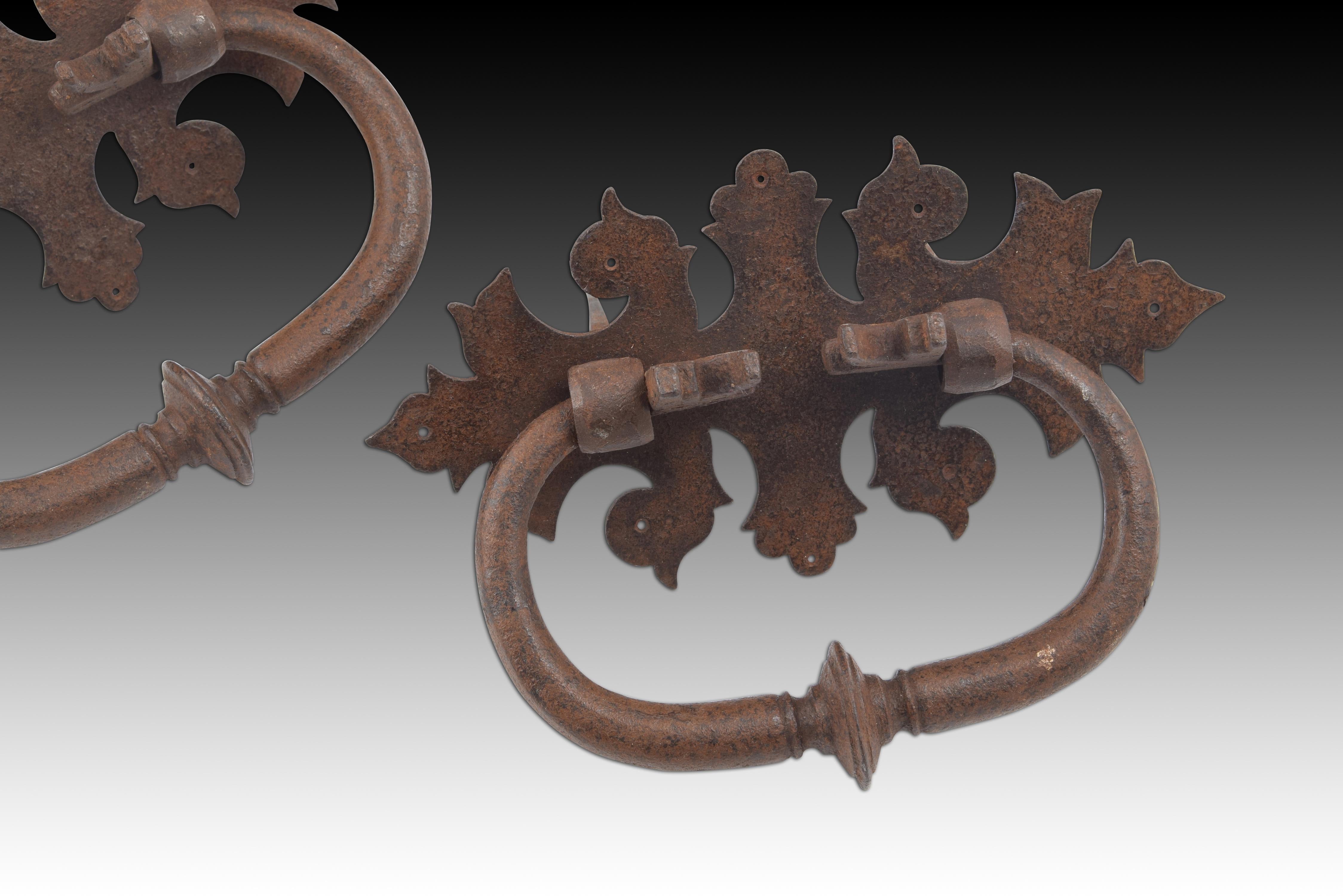 Other Pair of Wrought Iron Handles, 20th Century, After Earlier Models For Sale