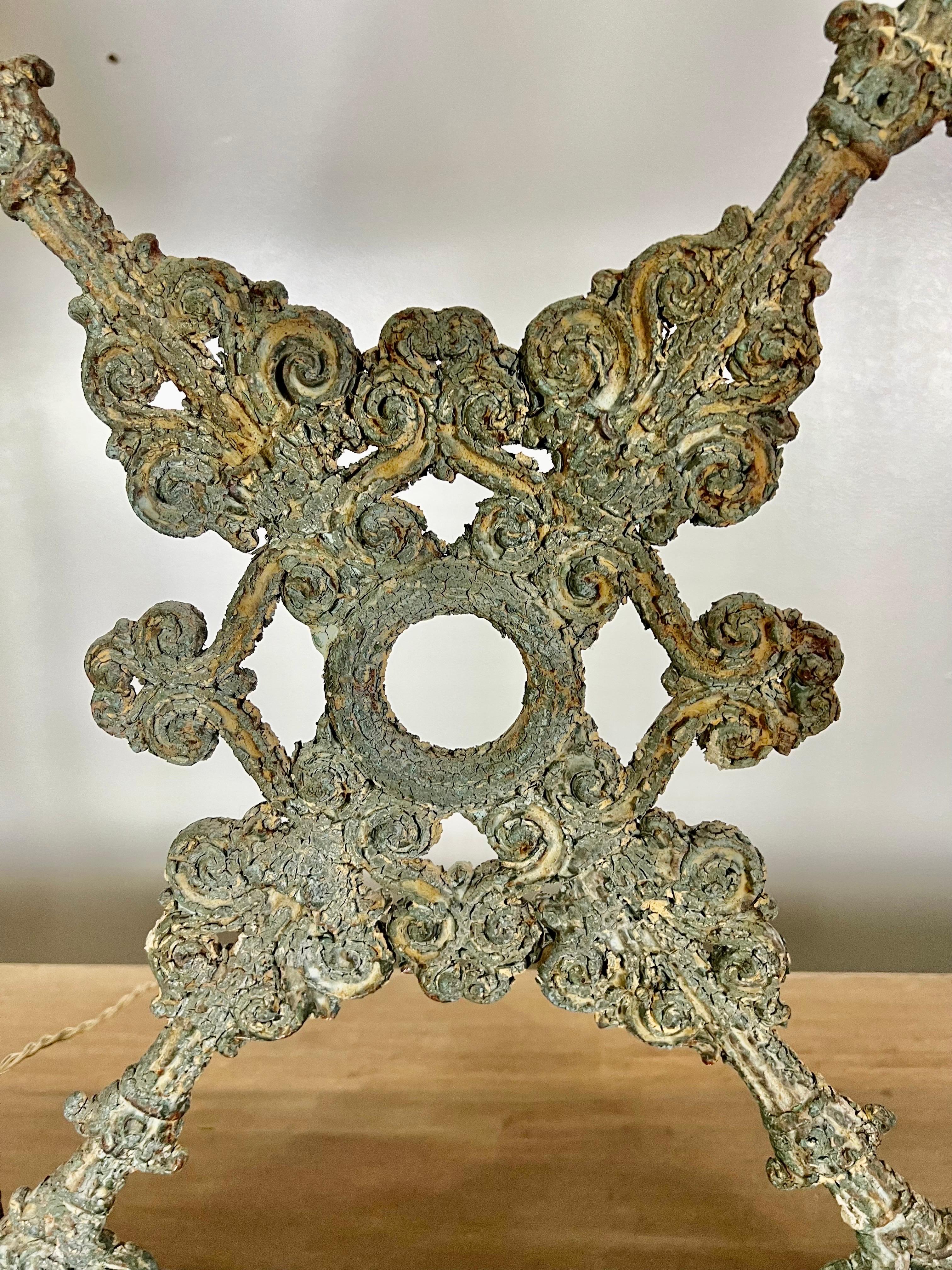 XXIe siècle et contemporain Paire de lampes en fer forgé avec abat-jour en lin en vente