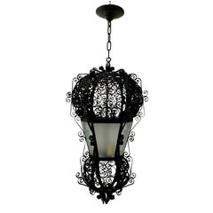 Paire de lanternes en fer forgé, vendues individuellement